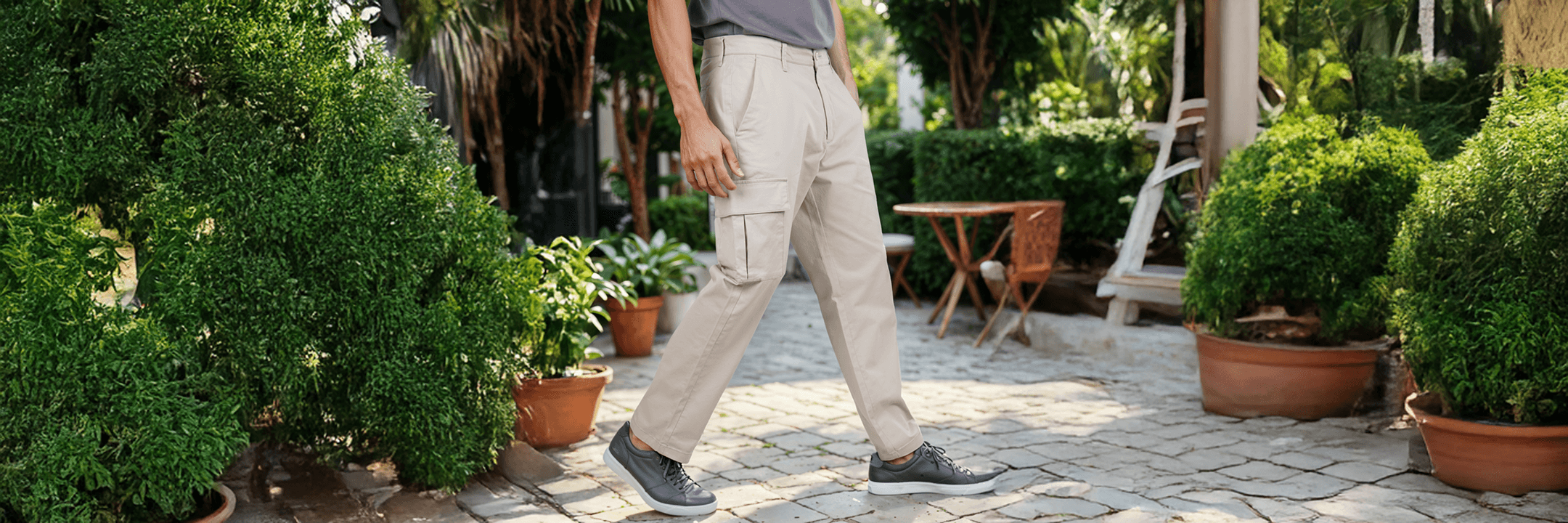 Bold and Bright: How to Pull Off Beige Baggy Jeans with Confidence