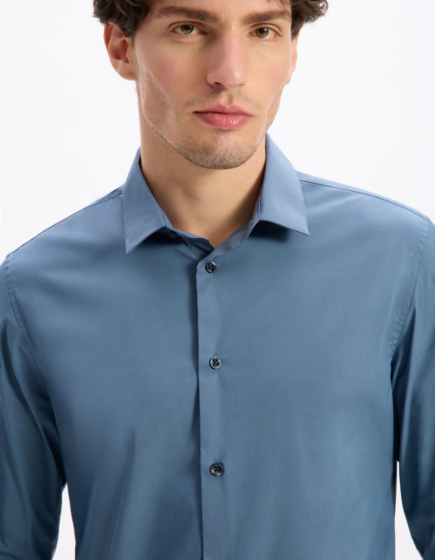 Celio* Men Blue Solid Slim Fit Cotton-Blend Shirts