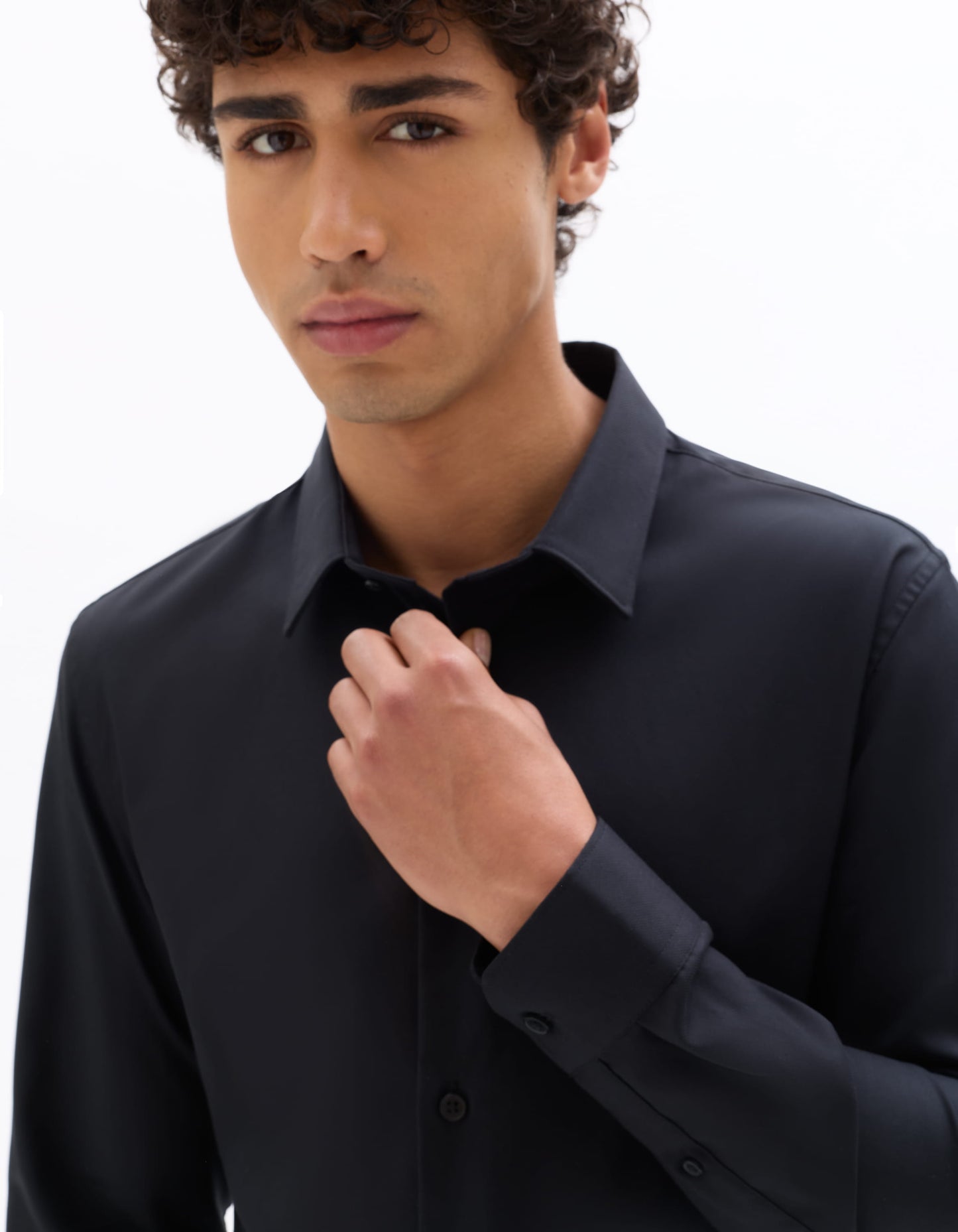 Slim Fit 100% Cotton Spread Collar Shirt - Black