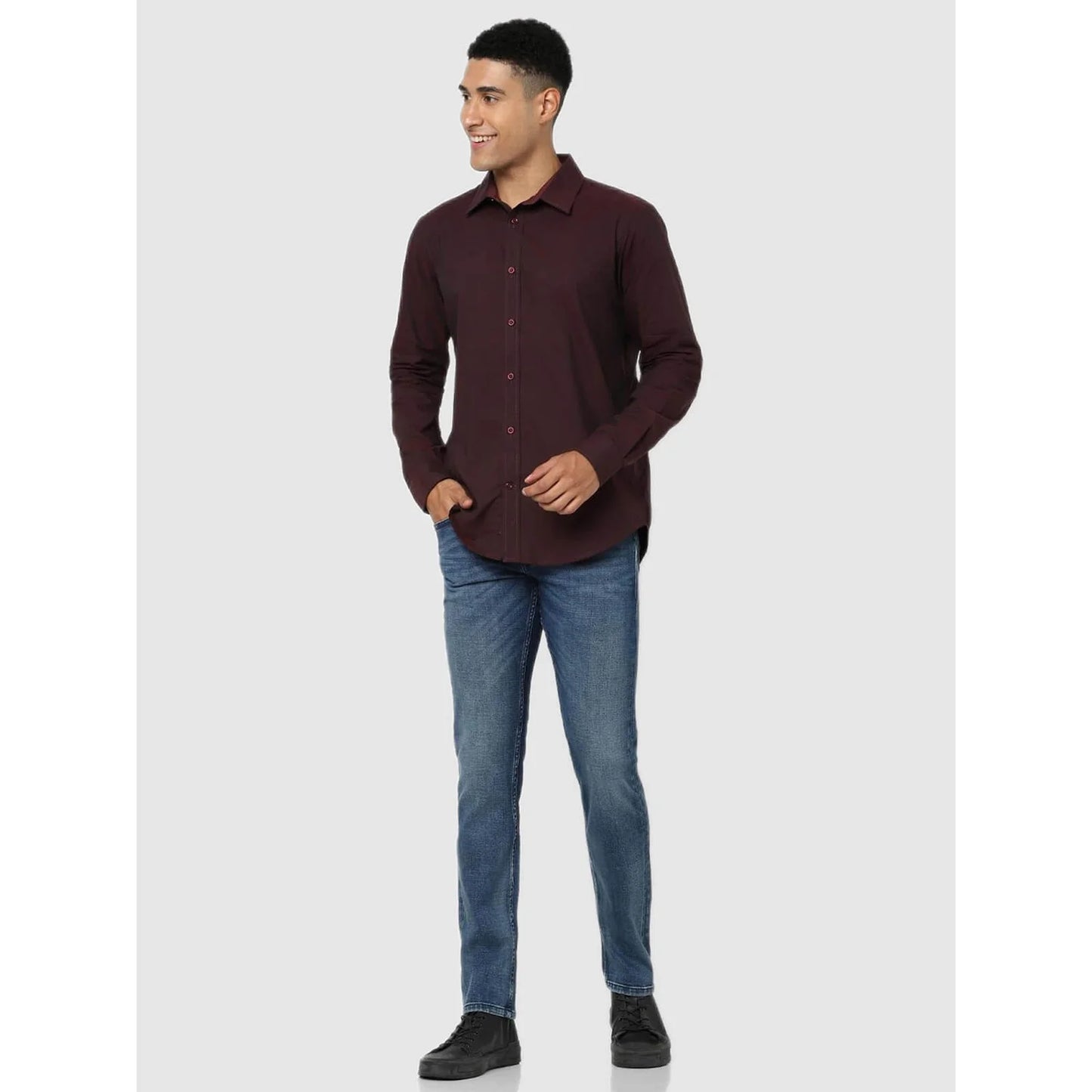 Celio* Solid Regular Fit Cotton Burgundy Shirt