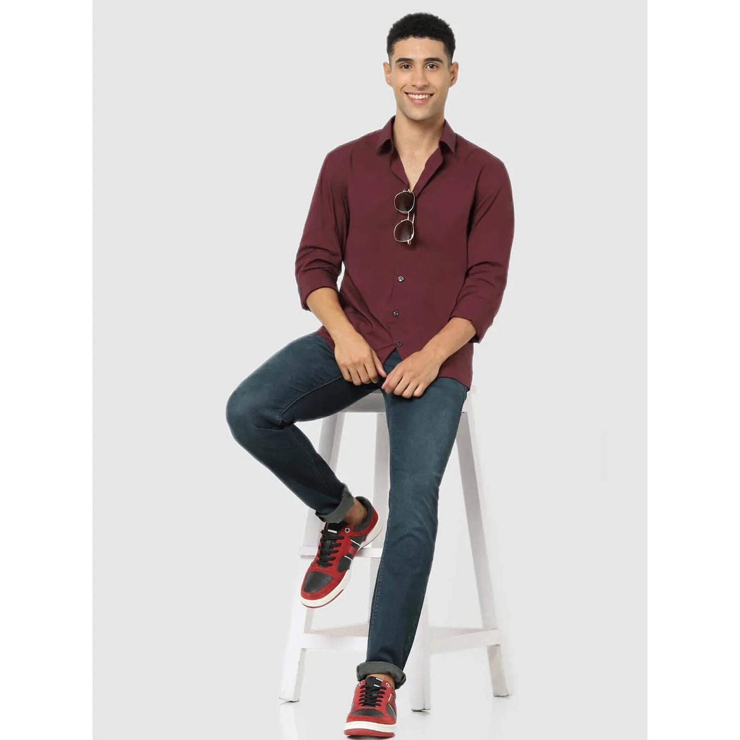 Celio* Solid Regular Fit Cotton-Blend Burgundy Shirt