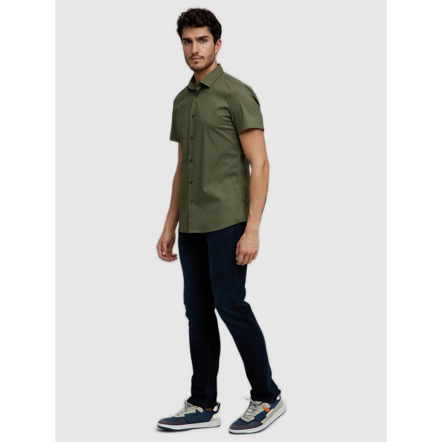 Celio* Solid Slim Fit Poly-Cotton Olive Shirt