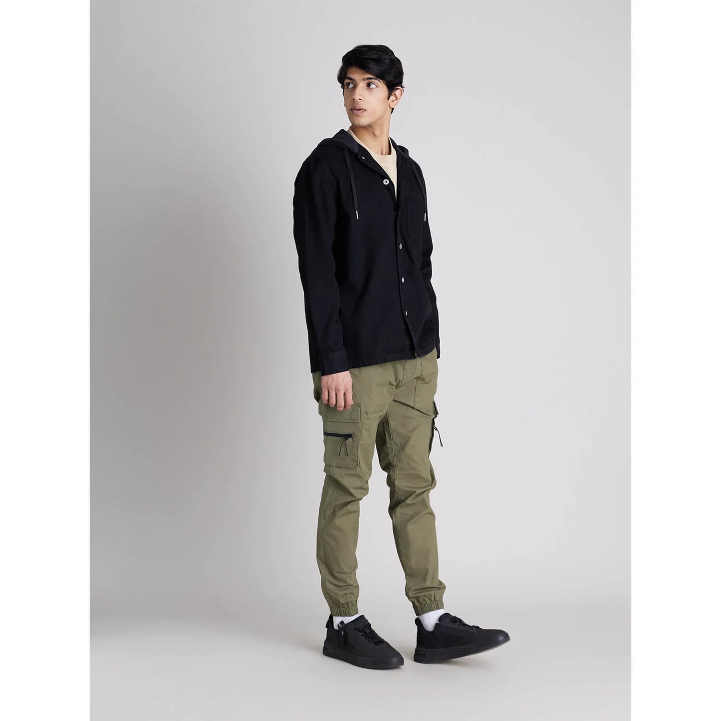 Celio* Solid Regular Fit Cotton Black Shirt