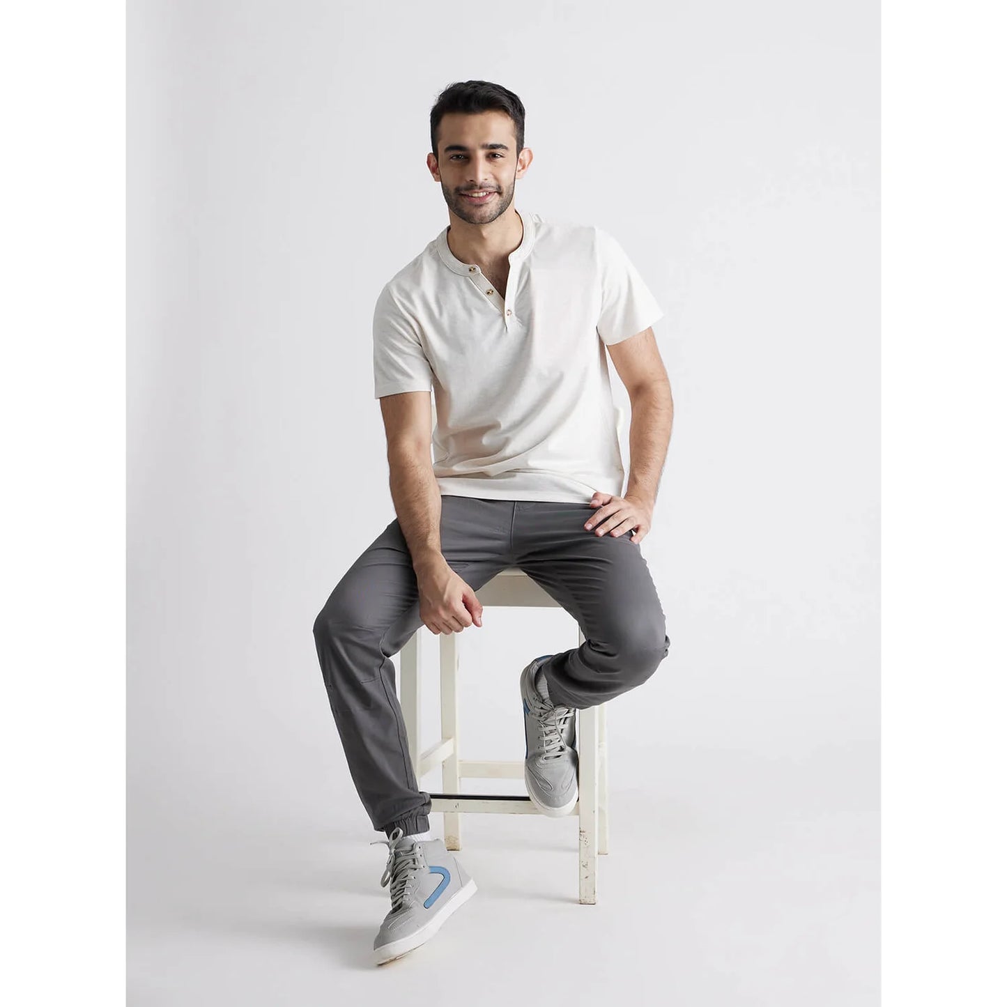 Celio* Solid Regular Fit Poly-Cotton White T-Shirt