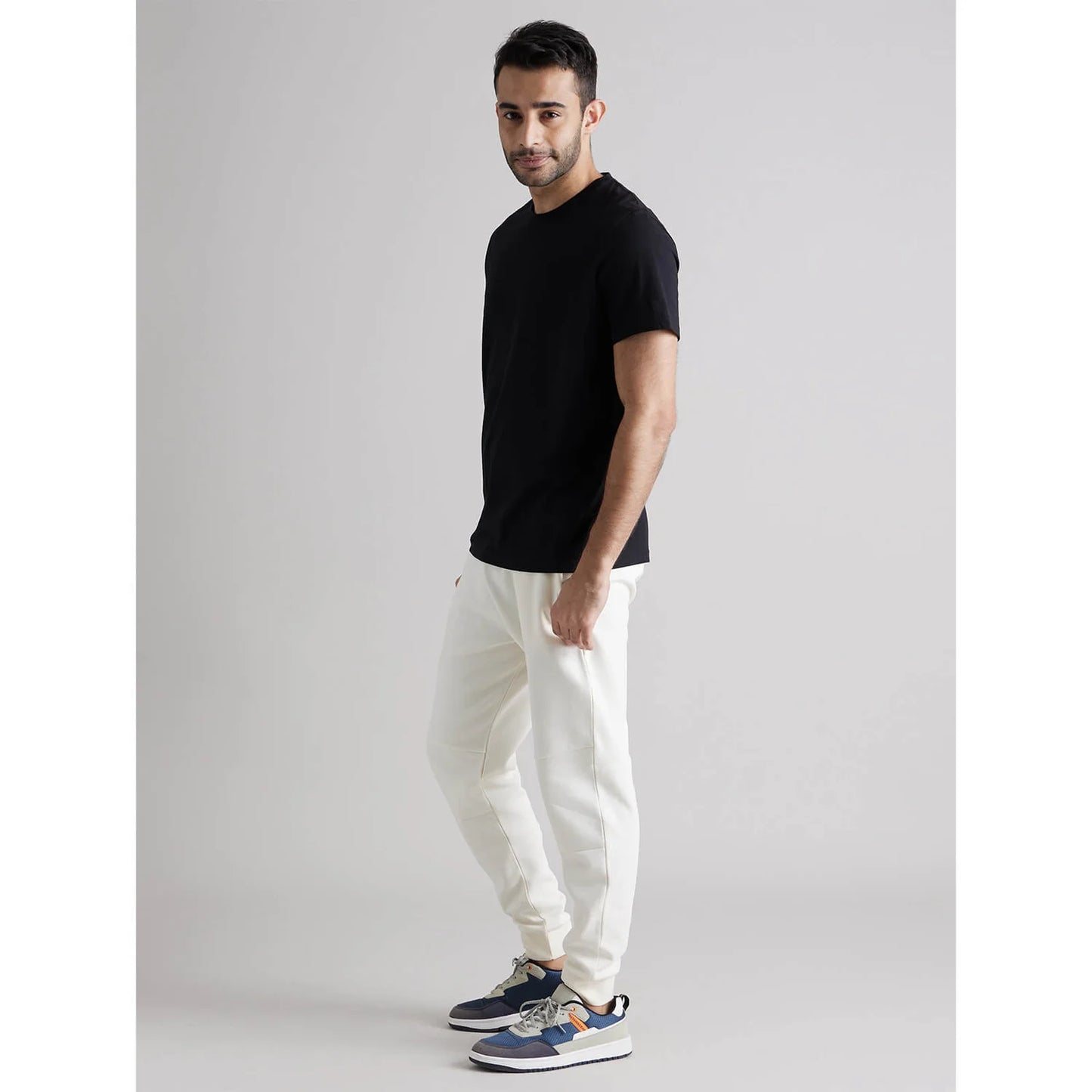 Celio* Solid Regular Fit Cotton Black T-Shirt