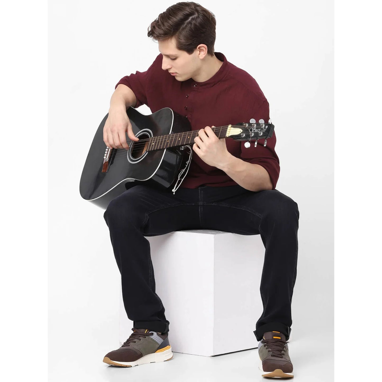 Celio* Solid Regular Fit Cotton Burgundy Shirt