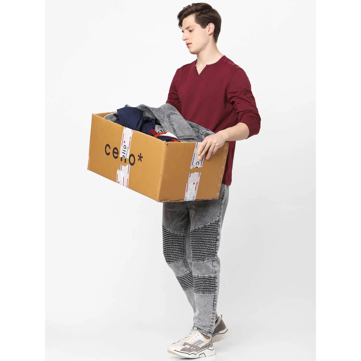 Celio* Solid Regular Fit Cotton-Blend Burgundy T-Shirt