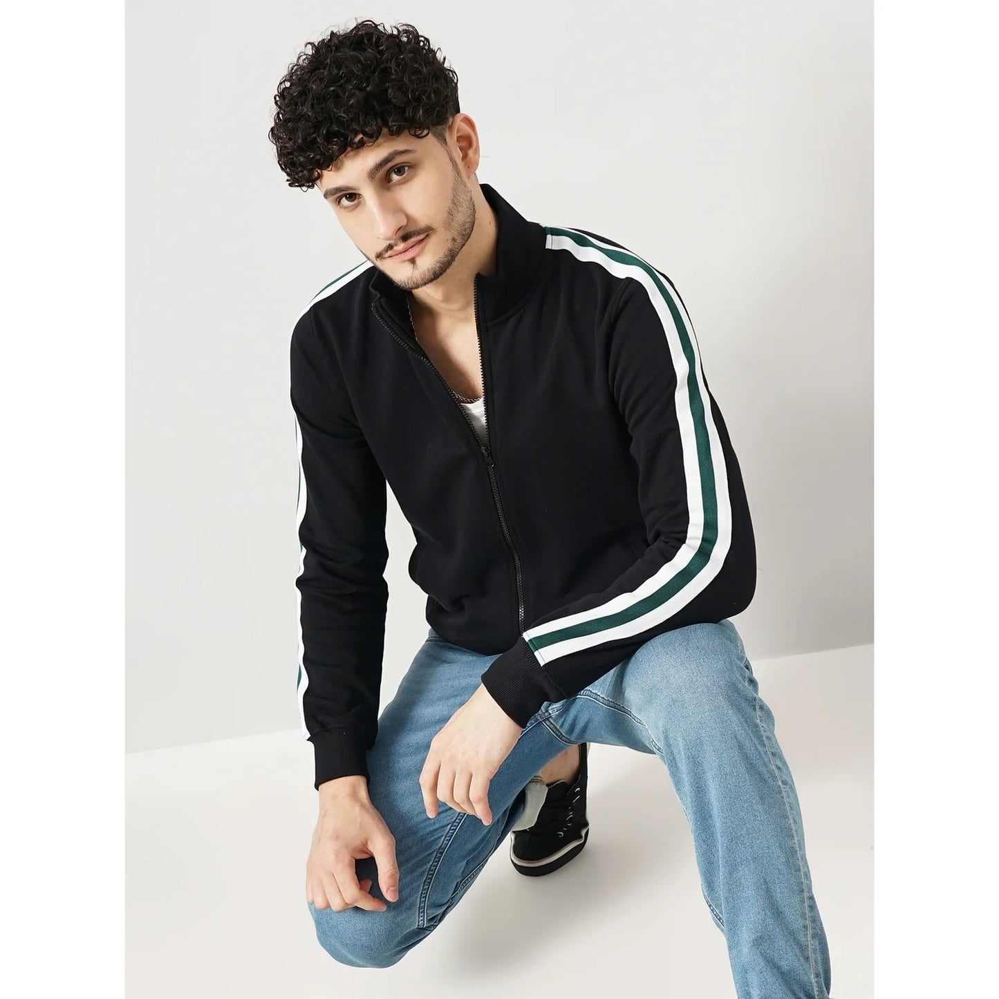 Celio* Solid Regular Fit Cotton Black Sweatshirt