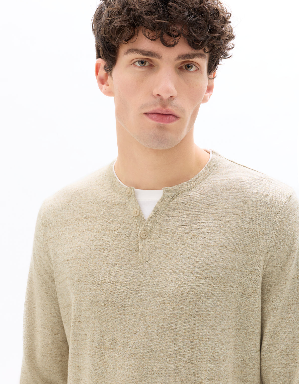 Regular Fit Poly-Cotton Solid Crew Neck Sweaters