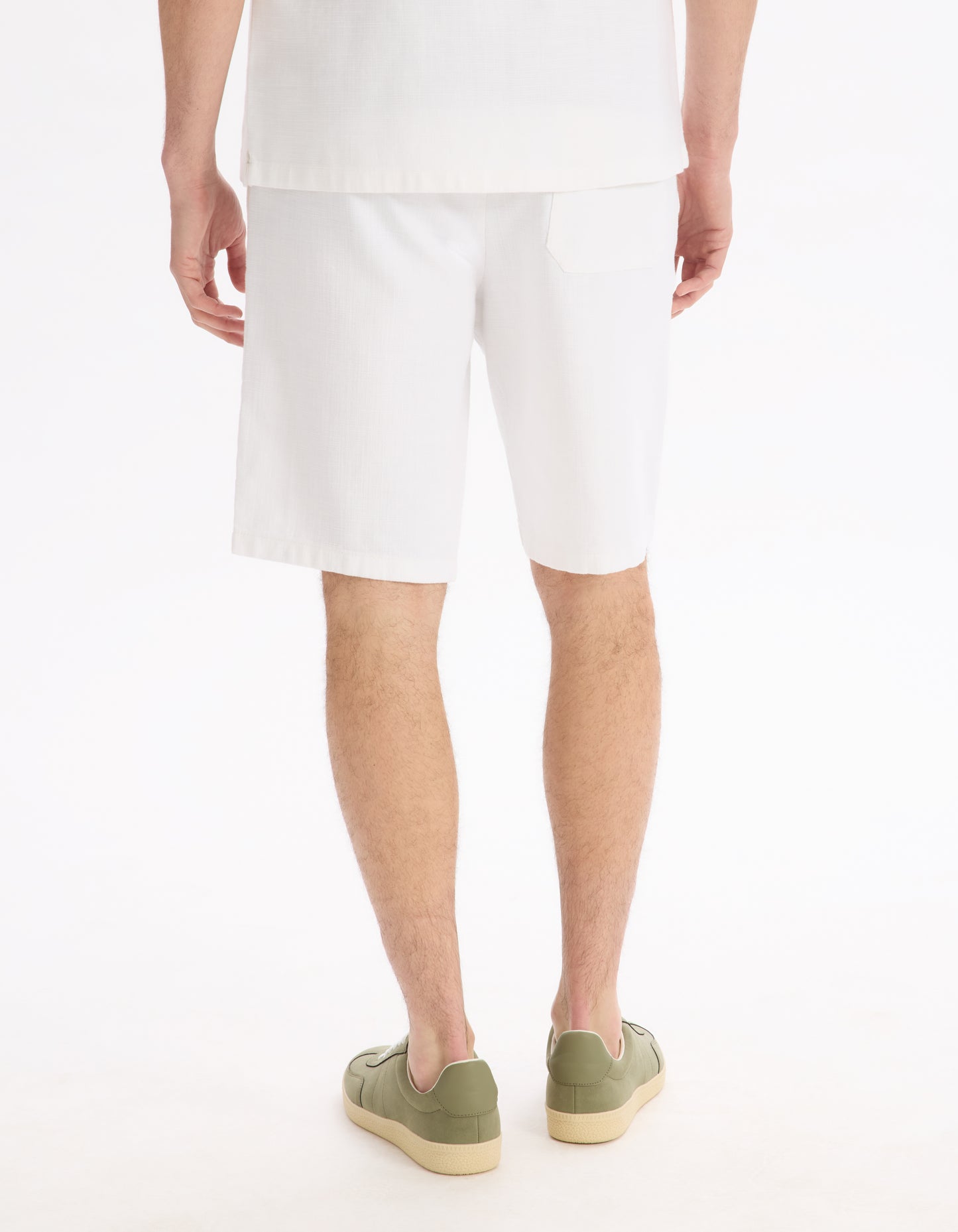Celio* Men Solid Cotton White Regular Fit Bermuda