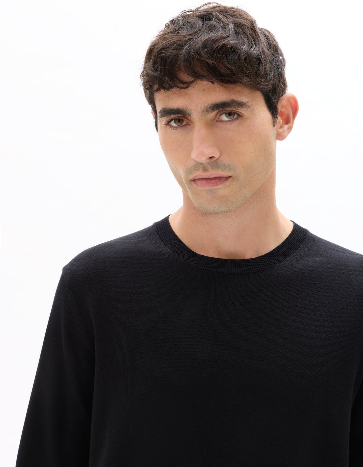 Regular Fit Poly Viscose Solid Crew Neck Sweaters - Black