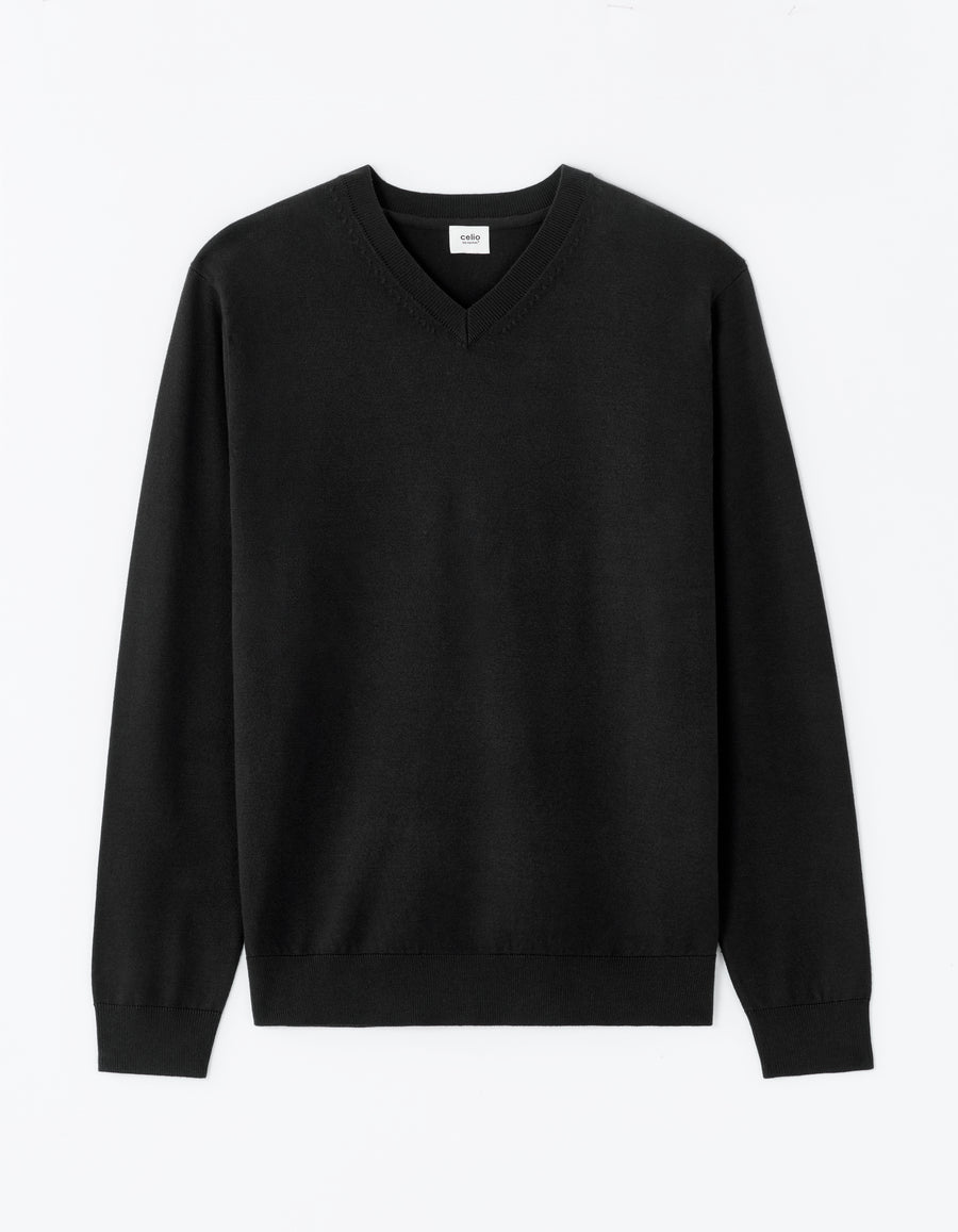 Regular Fit Poly Viscose Solid V Neck Sweaters - Black