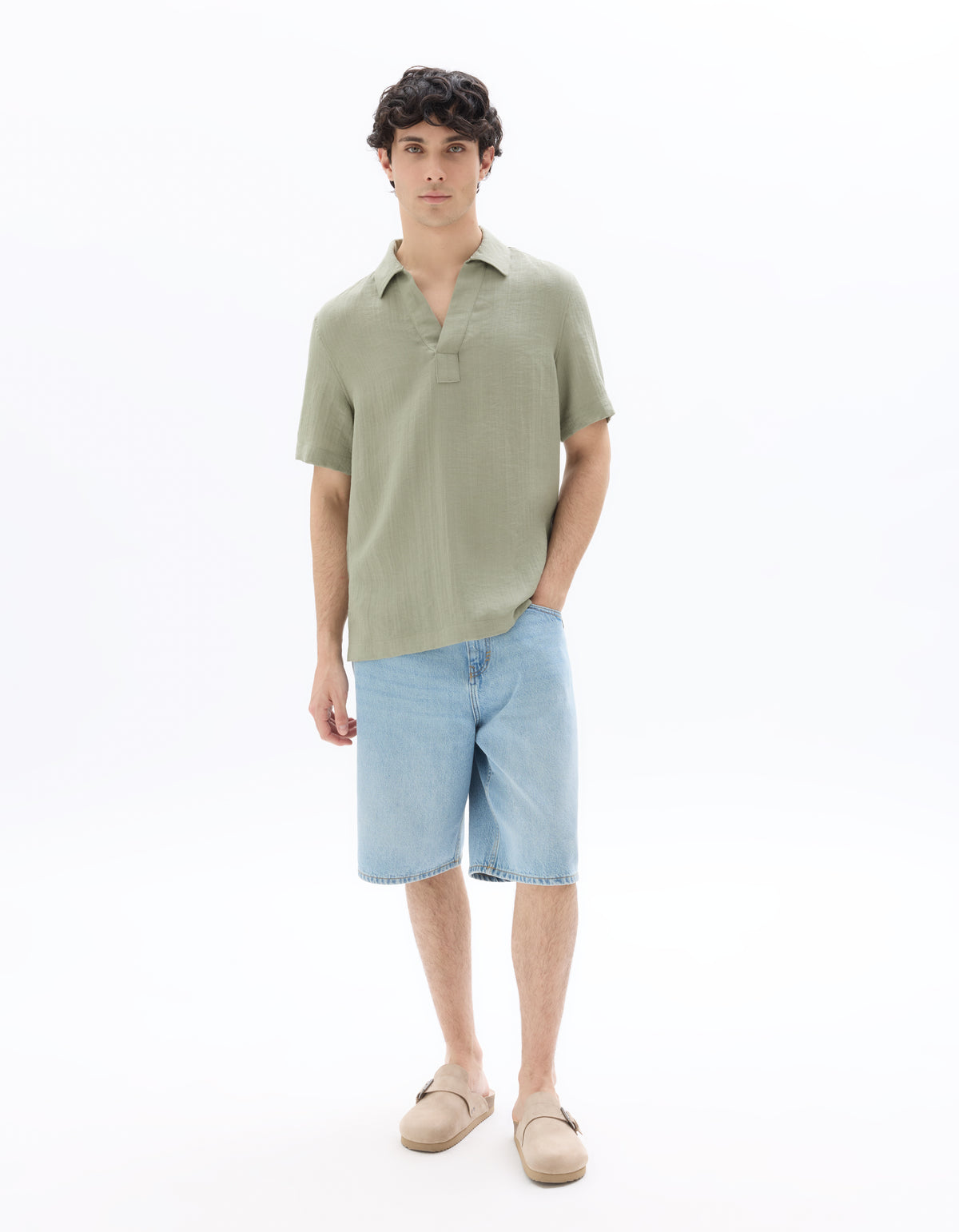 Regular Fit Poly-Viscose Textured Spread collar Shirts