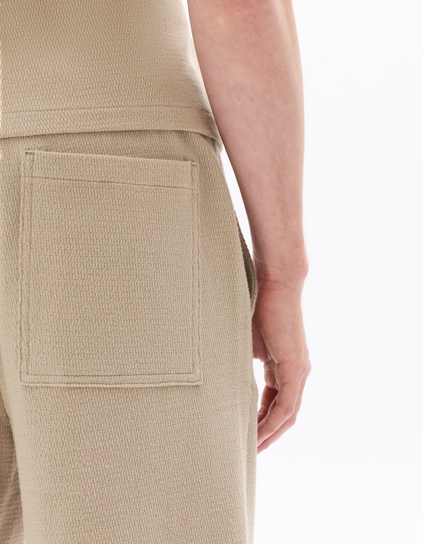 Bermuda Fit 100% Cotton Solid Bermuda
