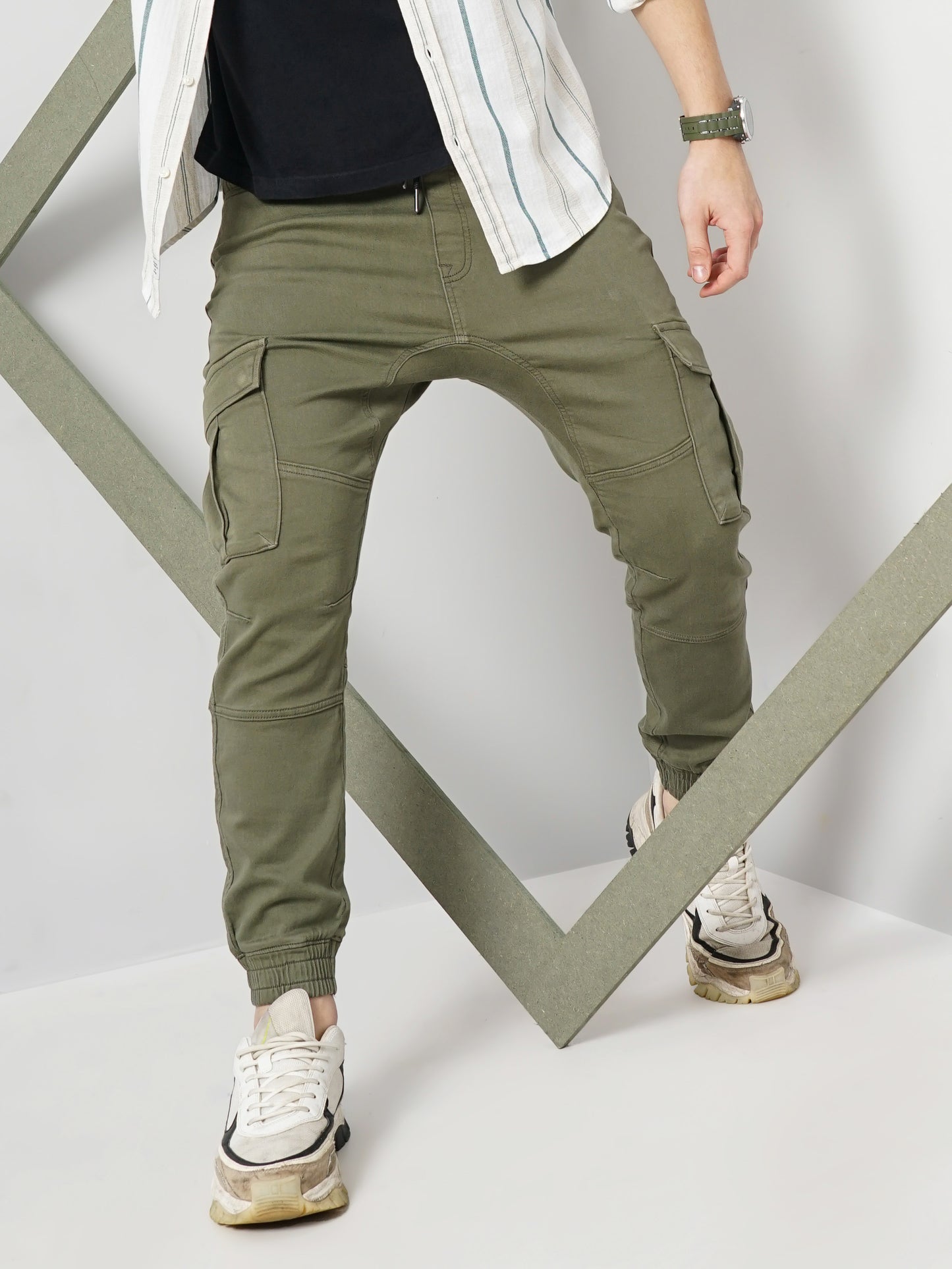 Celio* Cotton-Lycra-Blend Jogger Fit Olive Jeans