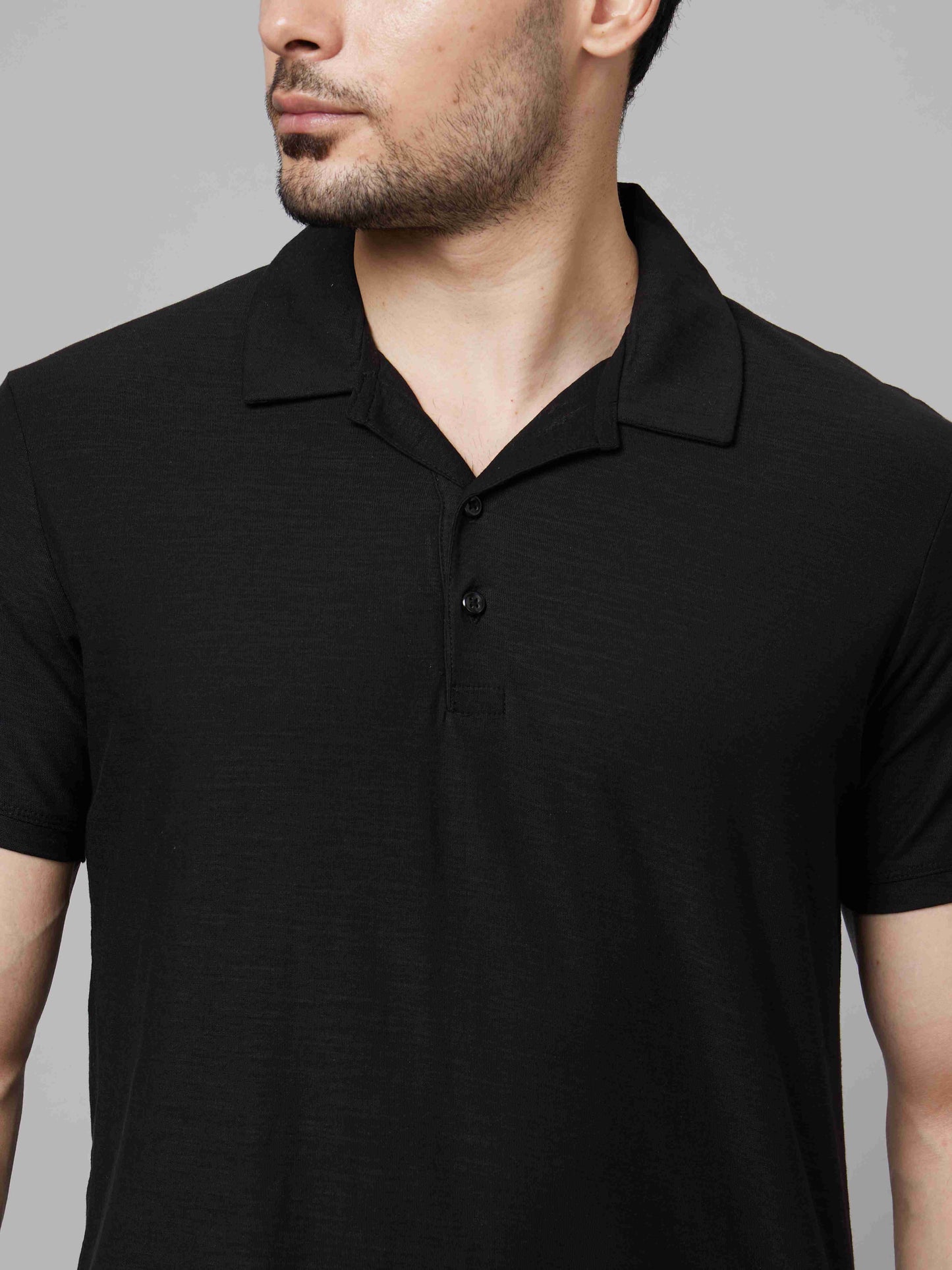 Celio Men Black Solid Slim Fit Cotton T-Shirts
