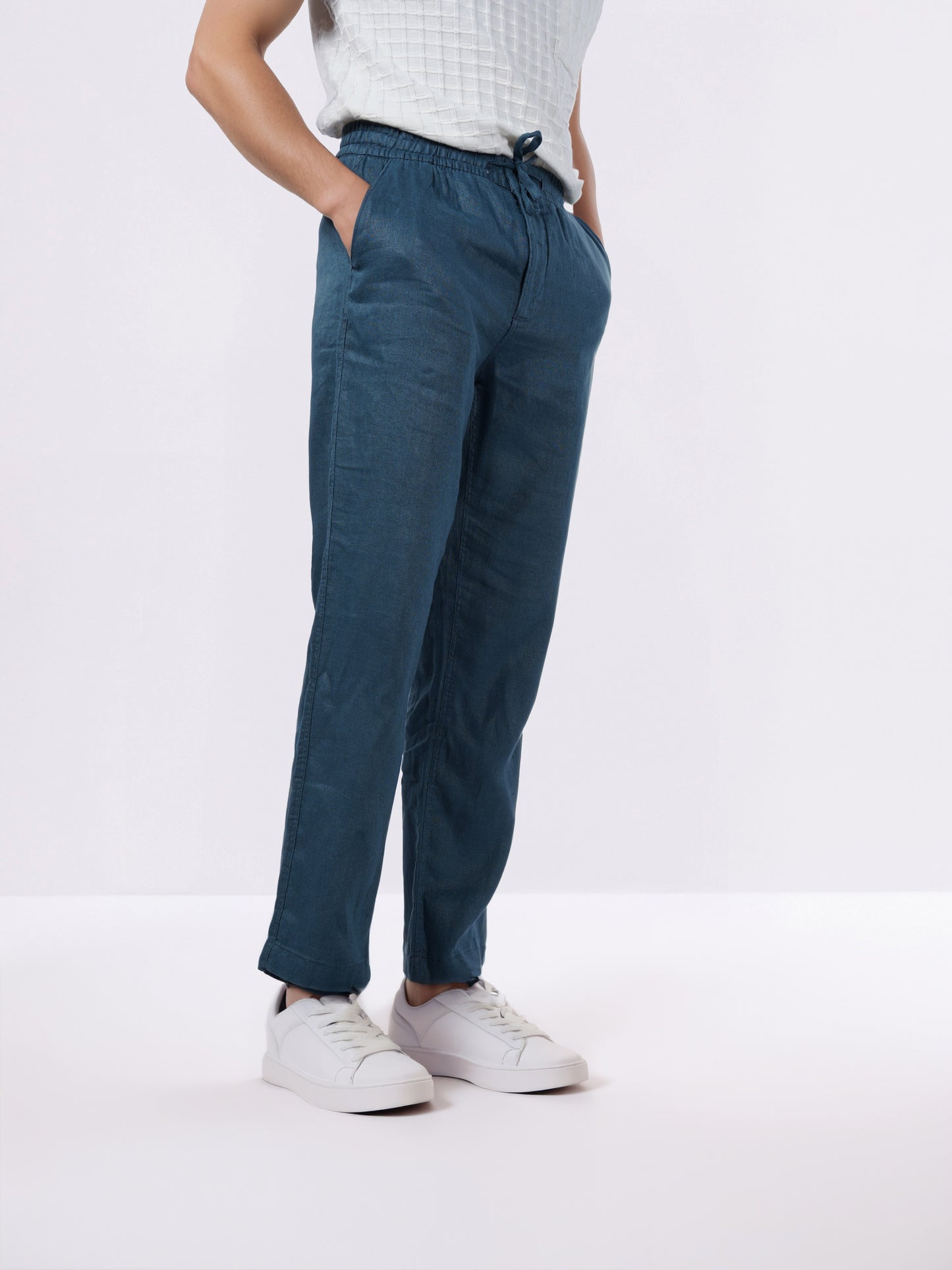 Celio* Straight Fit Solid Men Blue Linen Trousers
