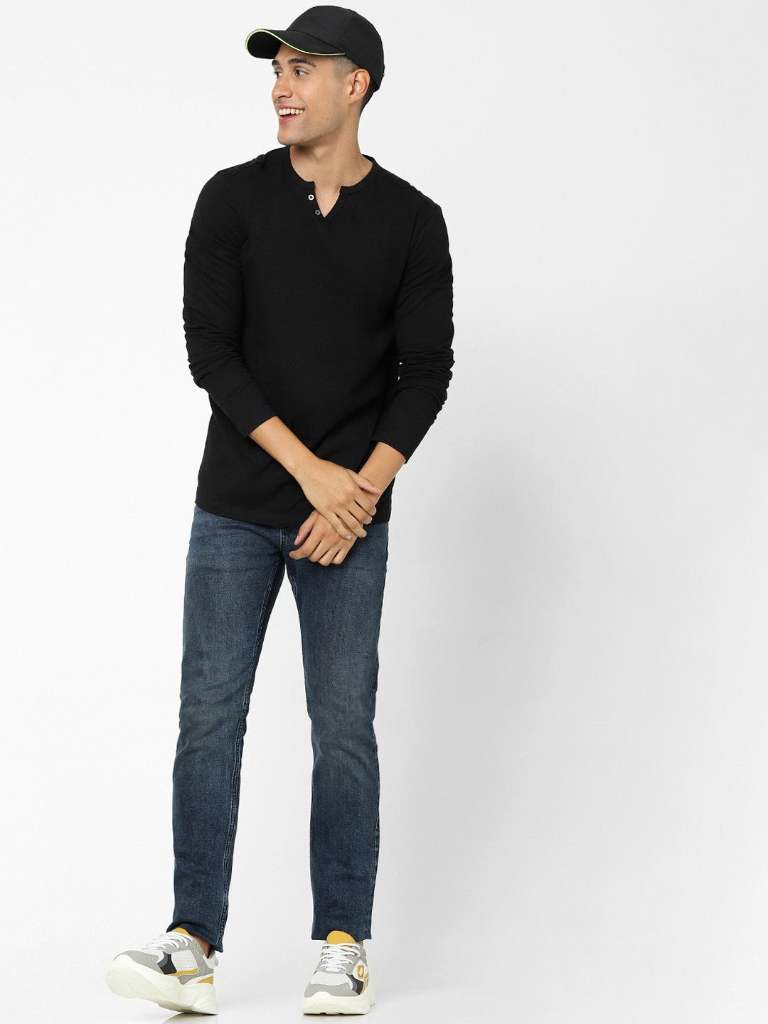 Celio Men Black Solid Regular Fit Cotton T-Shirts