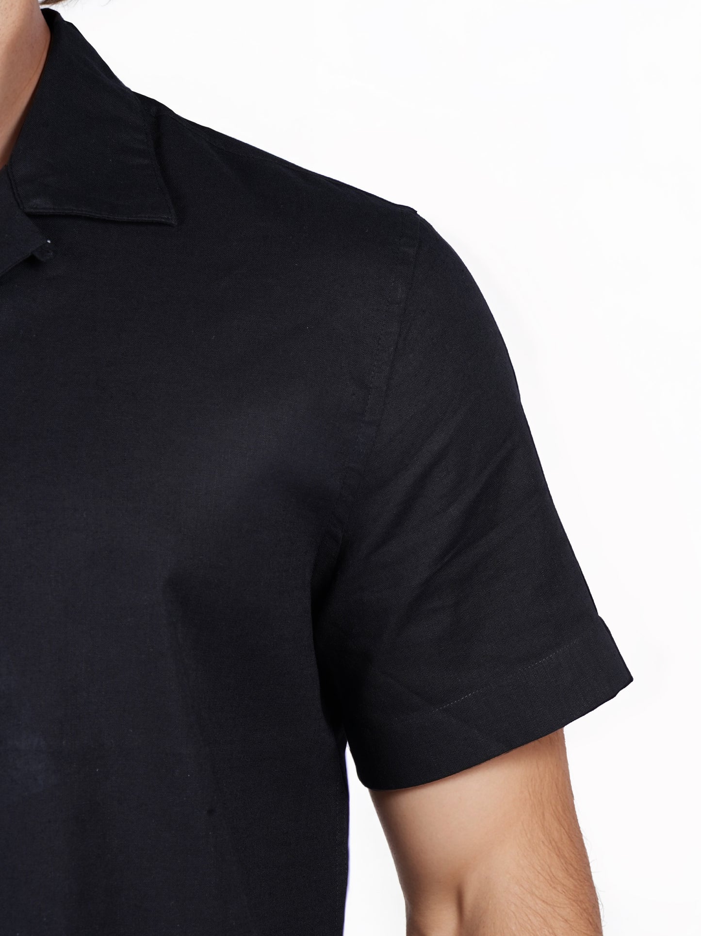 Celio* Solid Regular Fit Cotton-Blend Black Shirt