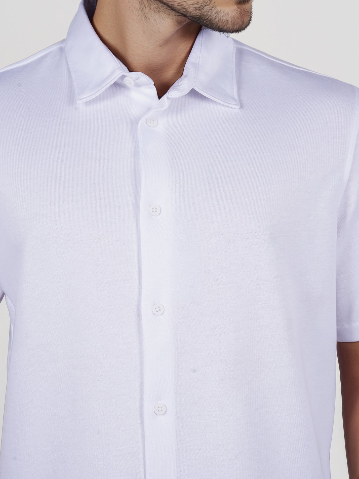 Celio* Solid Regular Fit Poly-Cotton White Shirt