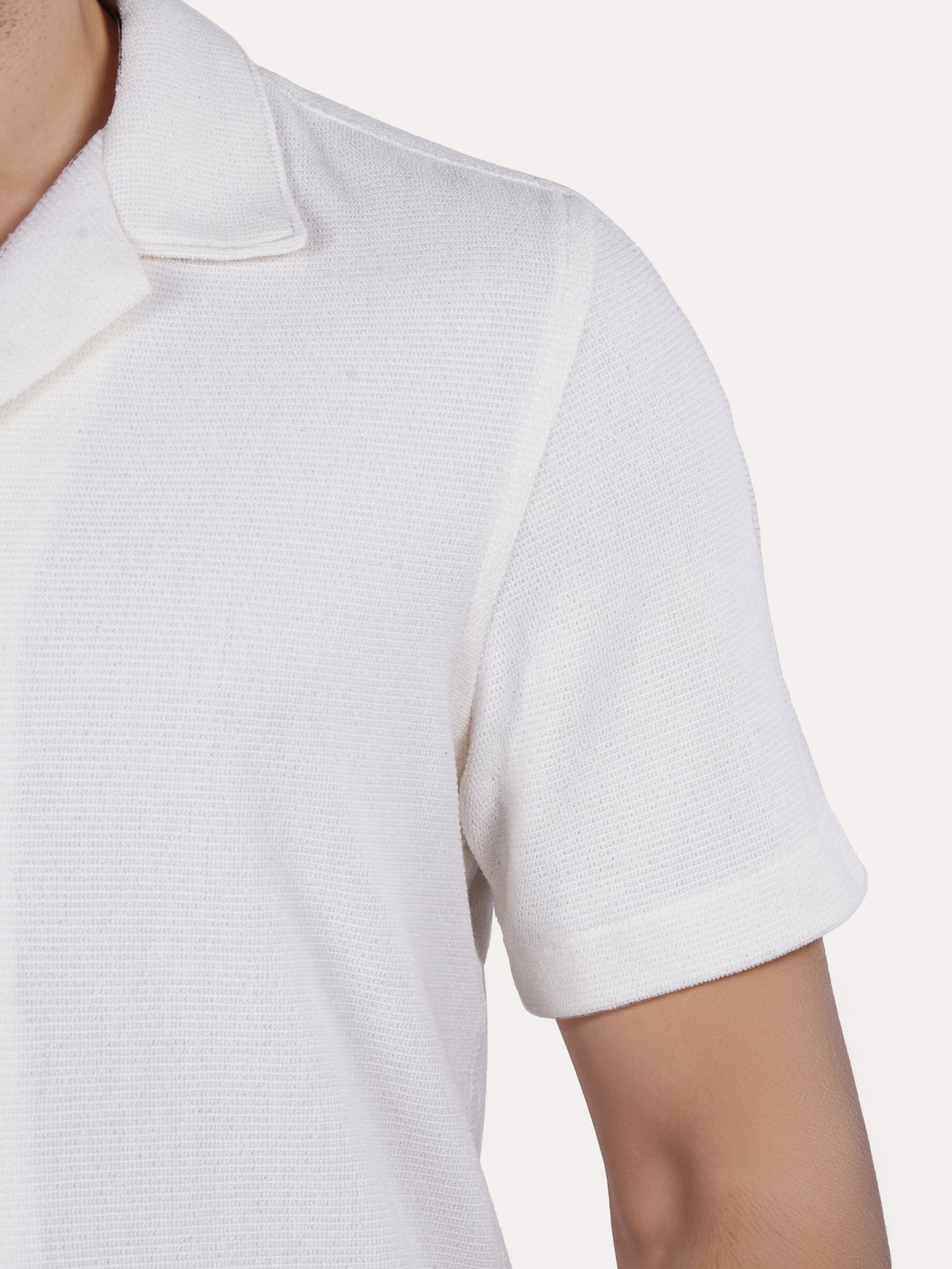 Celio* Solid Regular Fit Poly-Cotton White Shirt