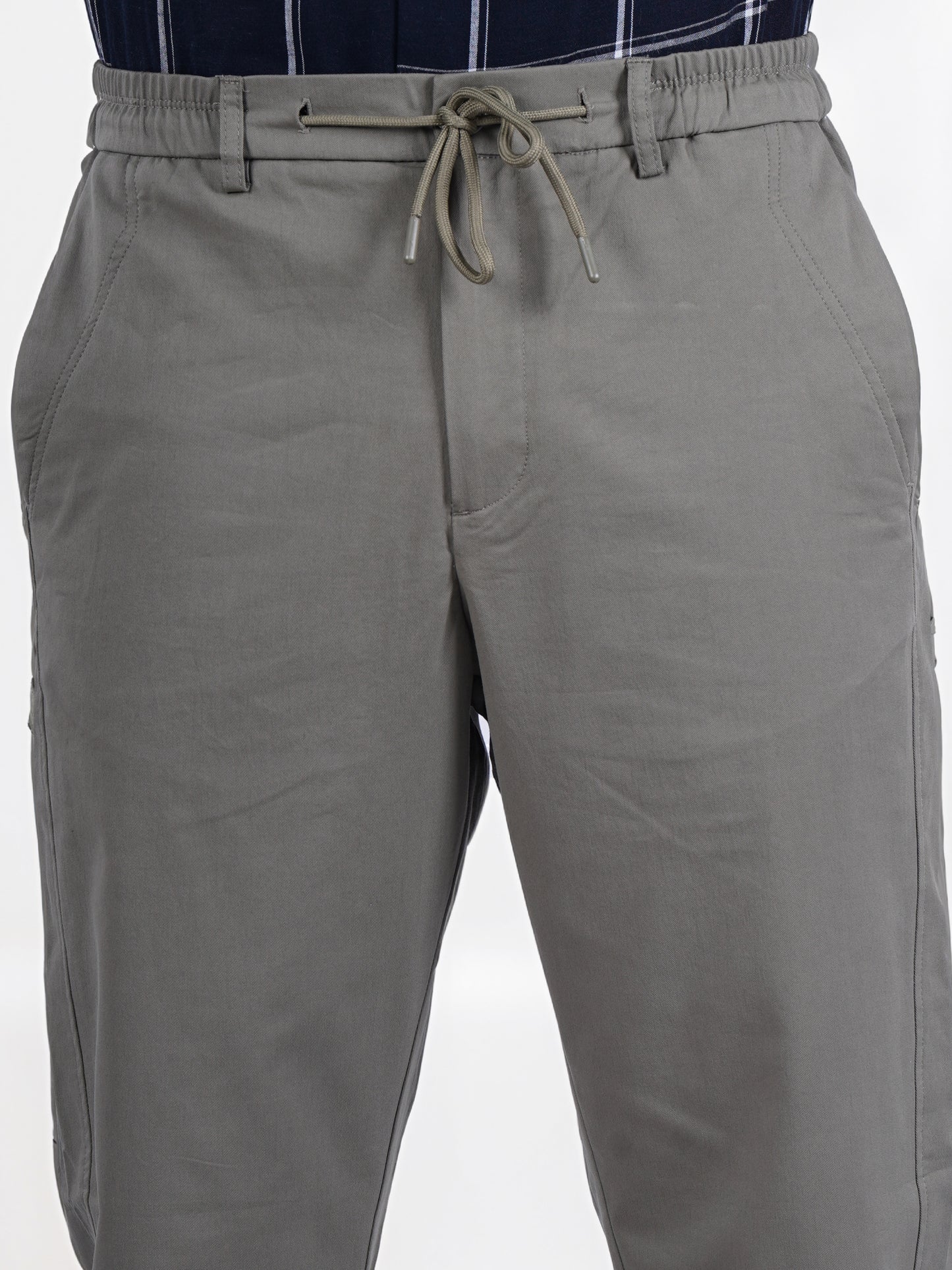 Celio* Men Olive Solid Slim Fit Polyester Cargo