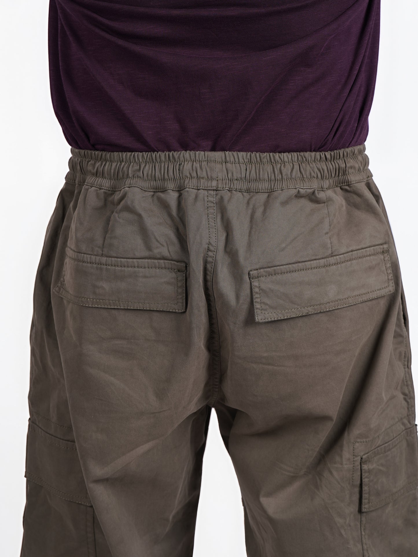 Celio* Men Olive Solid Regular Fit Cotton Trousers