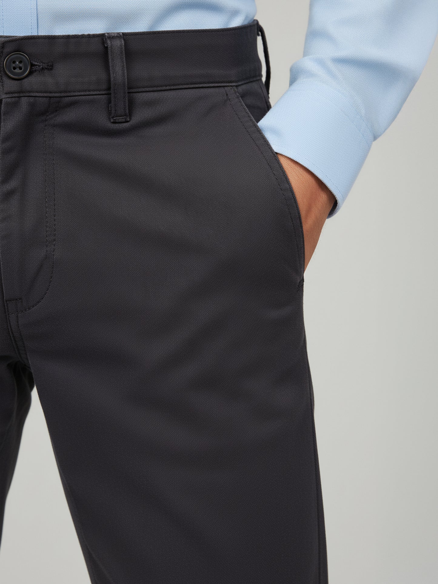 Celio* Men Grey Solid Straight Fit Cotton Trousers