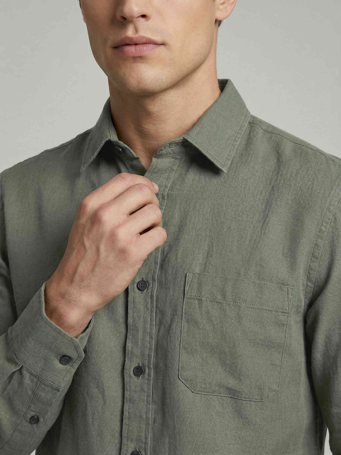 Celio* Men Olive Solid Regular Fit Cotton Shirts