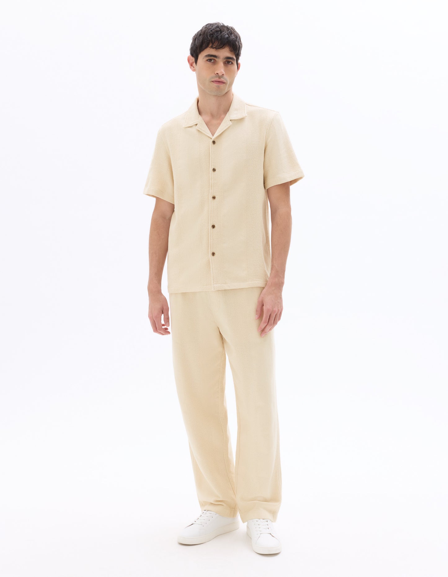 Celio Men Beige Solid Regular Fit Cotton Shirts