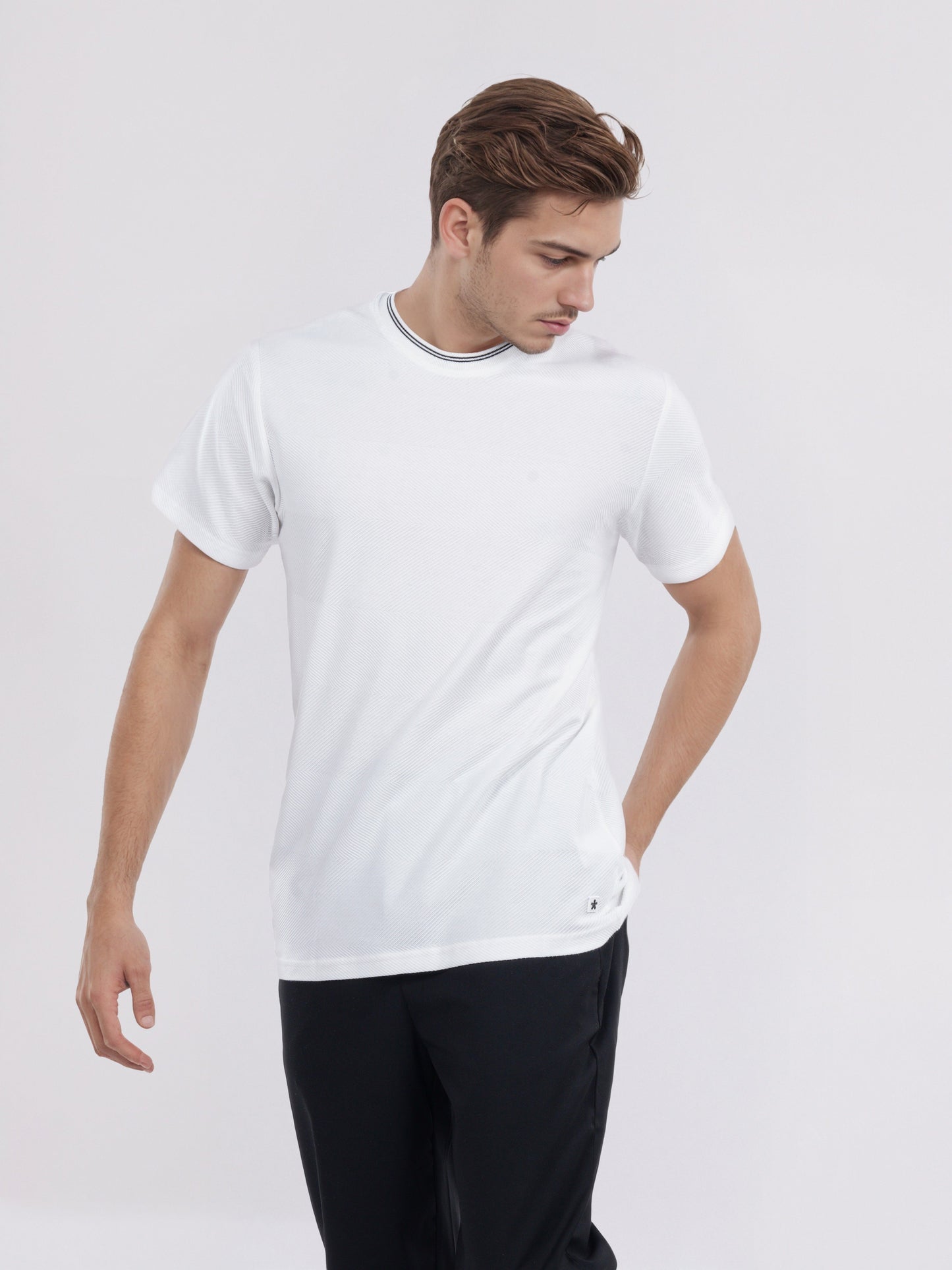 Celio* Men White Solid Regular Fit Cotton T-Shirt