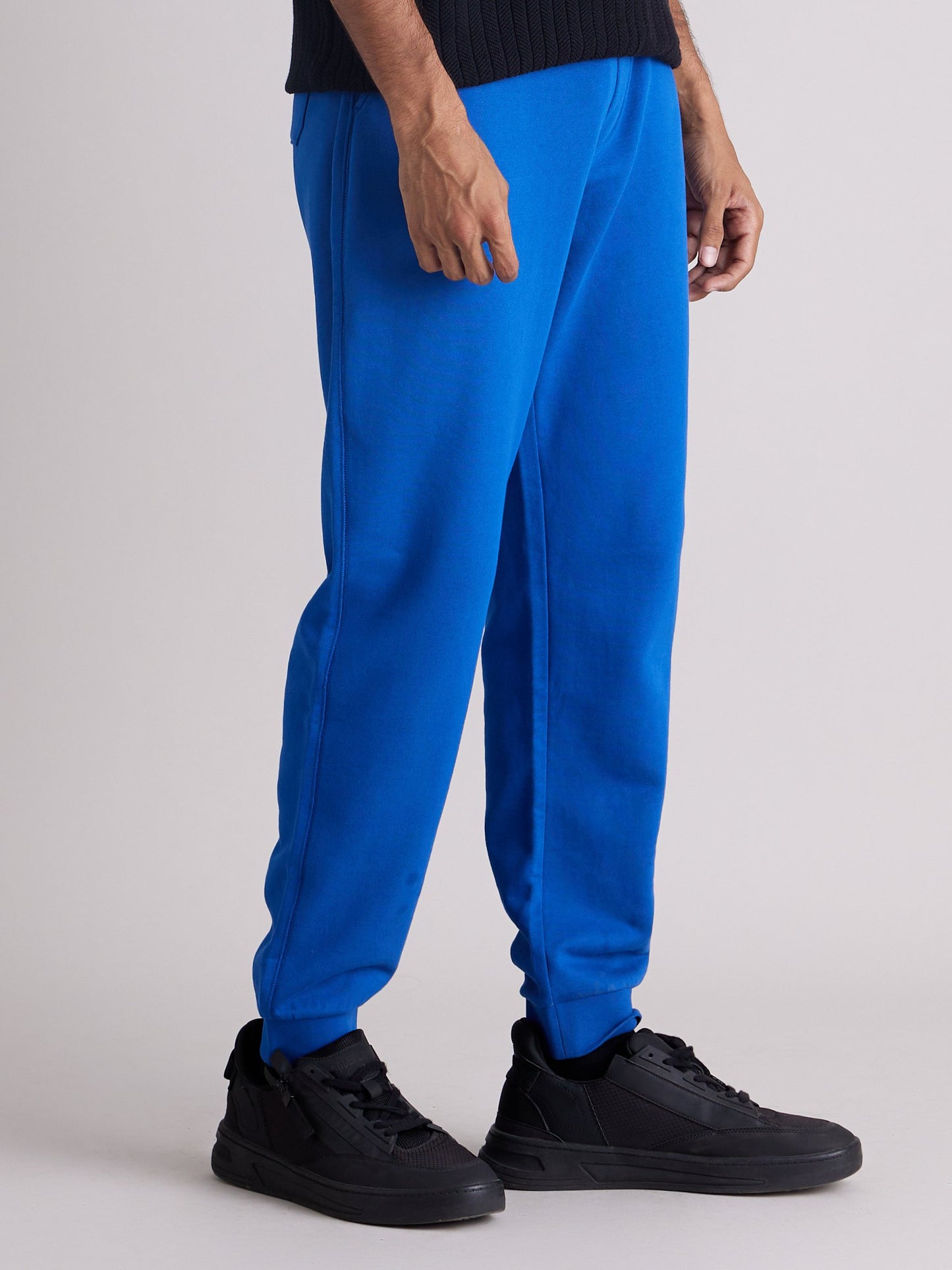 Celio* Men Blue Solid Jogger Fit Cotton Trousers