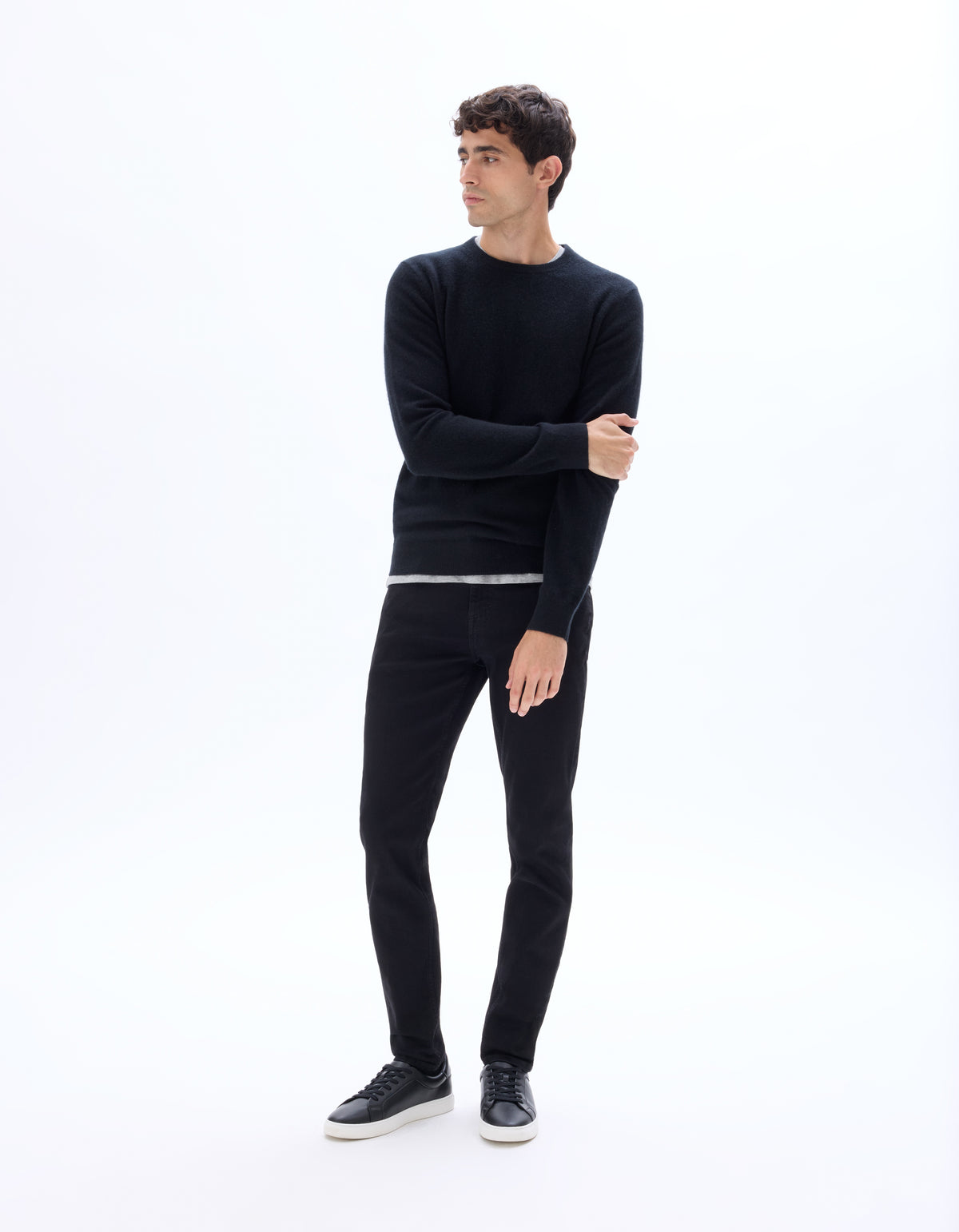 Regular Fit 100% Cashmere Solid Crew Neck Sweaters