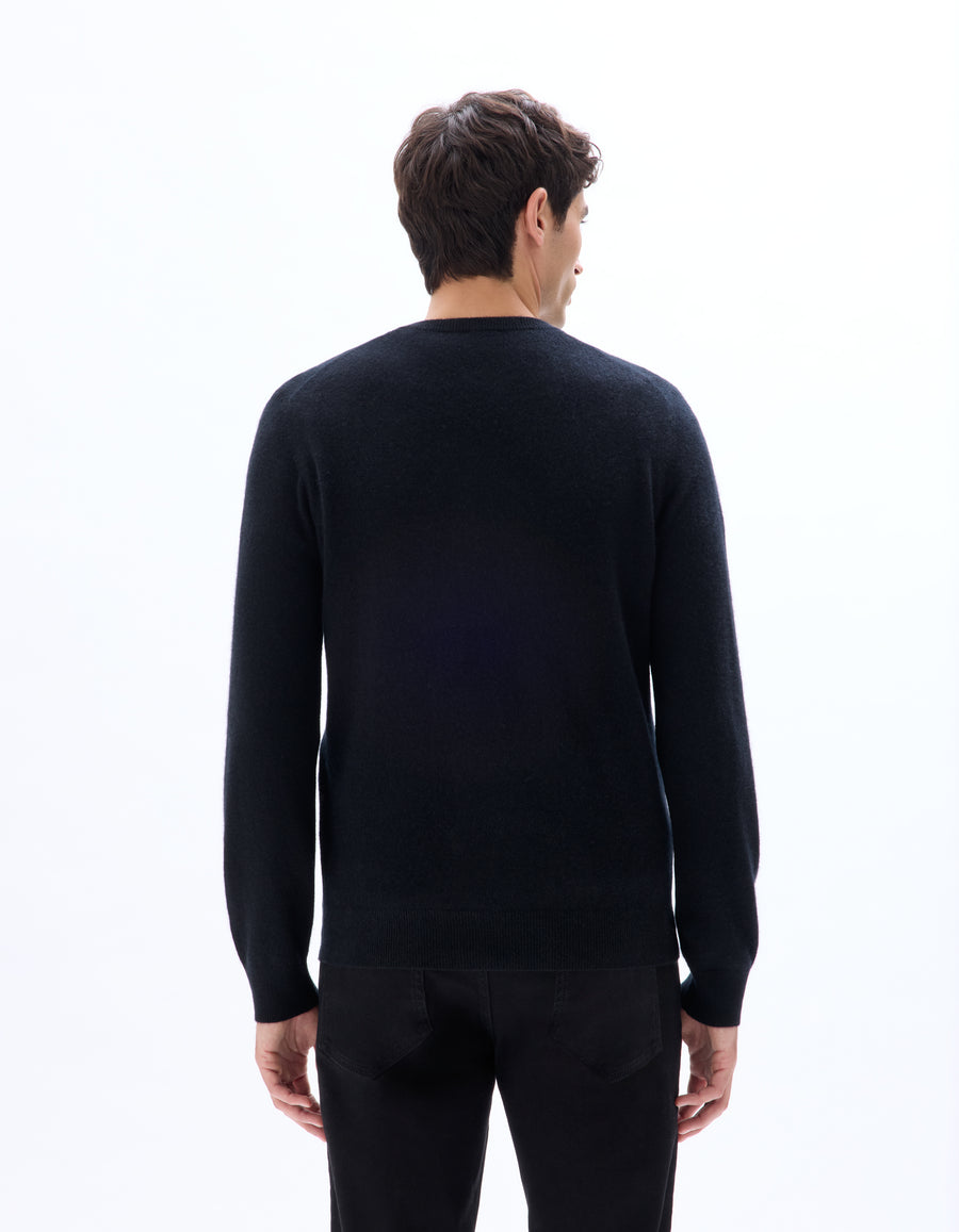 Regular Fit 100% Cashmere Solid Crew Neck Sweaters