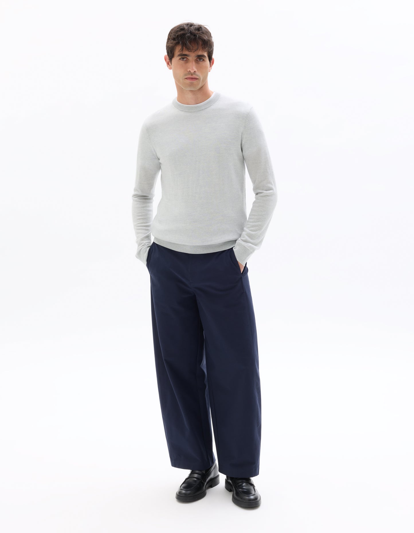 Regular Fit 100% Wool Solid Crew Neck Sweaters