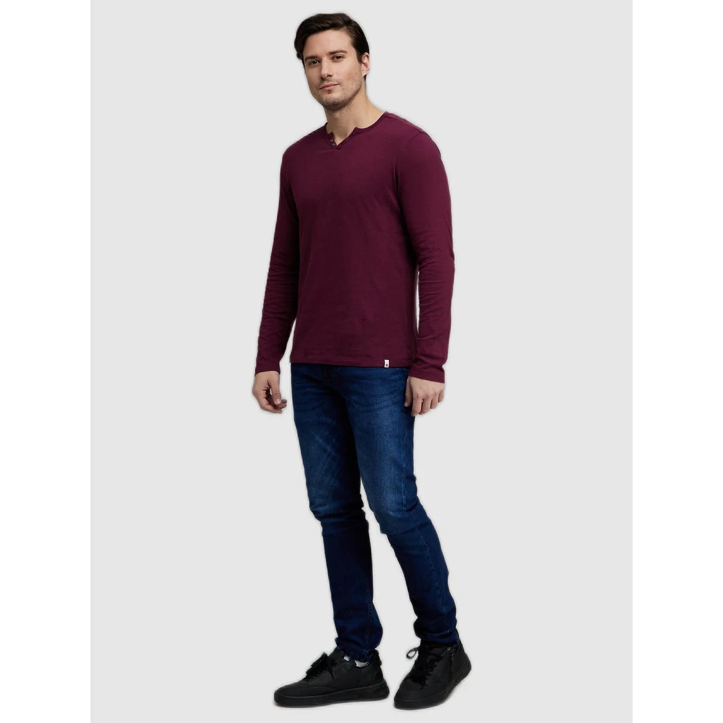 Celio* Solid Regular Fit Cotton Burgundy T-Shirt
