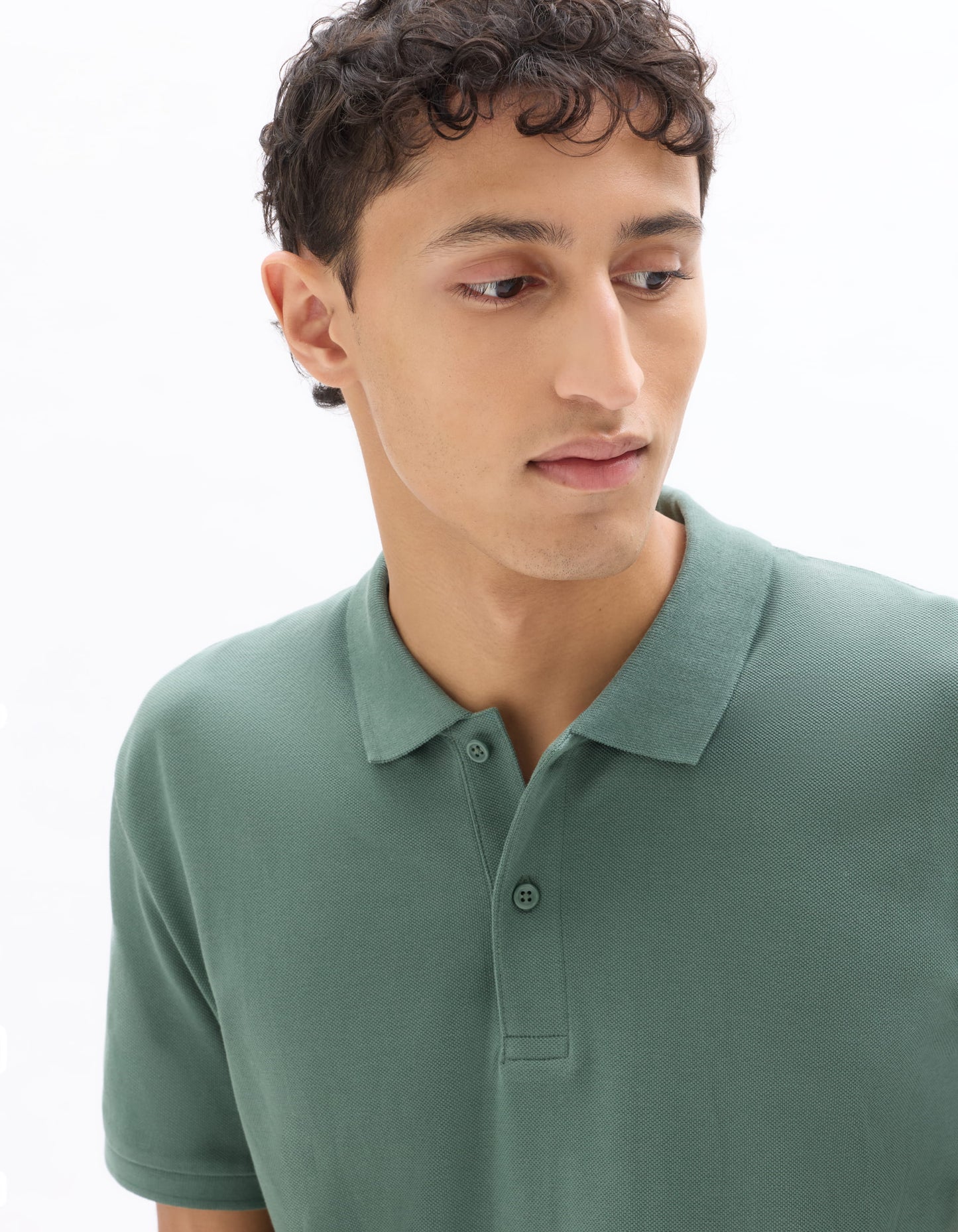 Celio Solid Regular Fit Cotton Green Tshirts