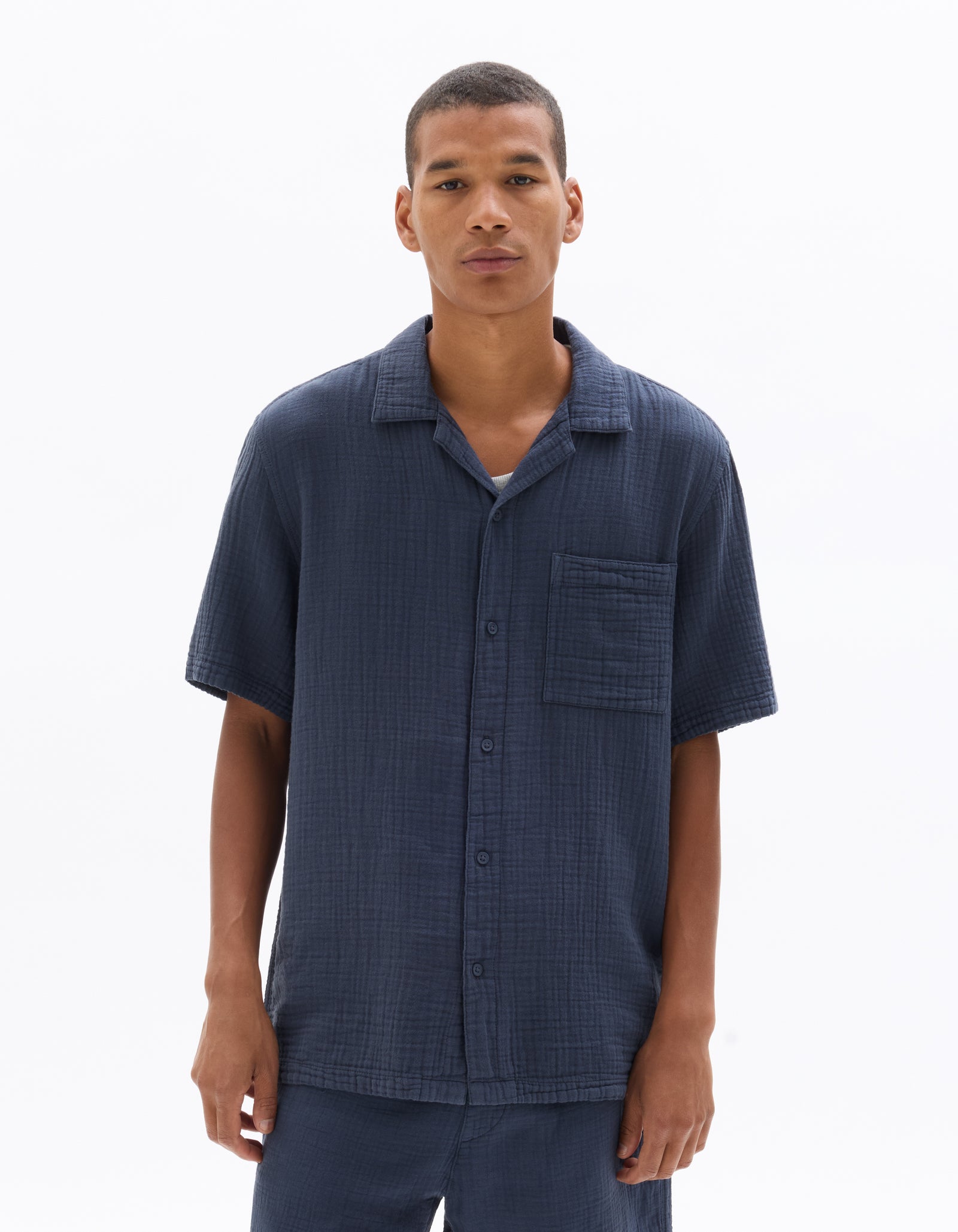 Celio* Men Regular Fit Navy Blue Cotton Solid Shirt