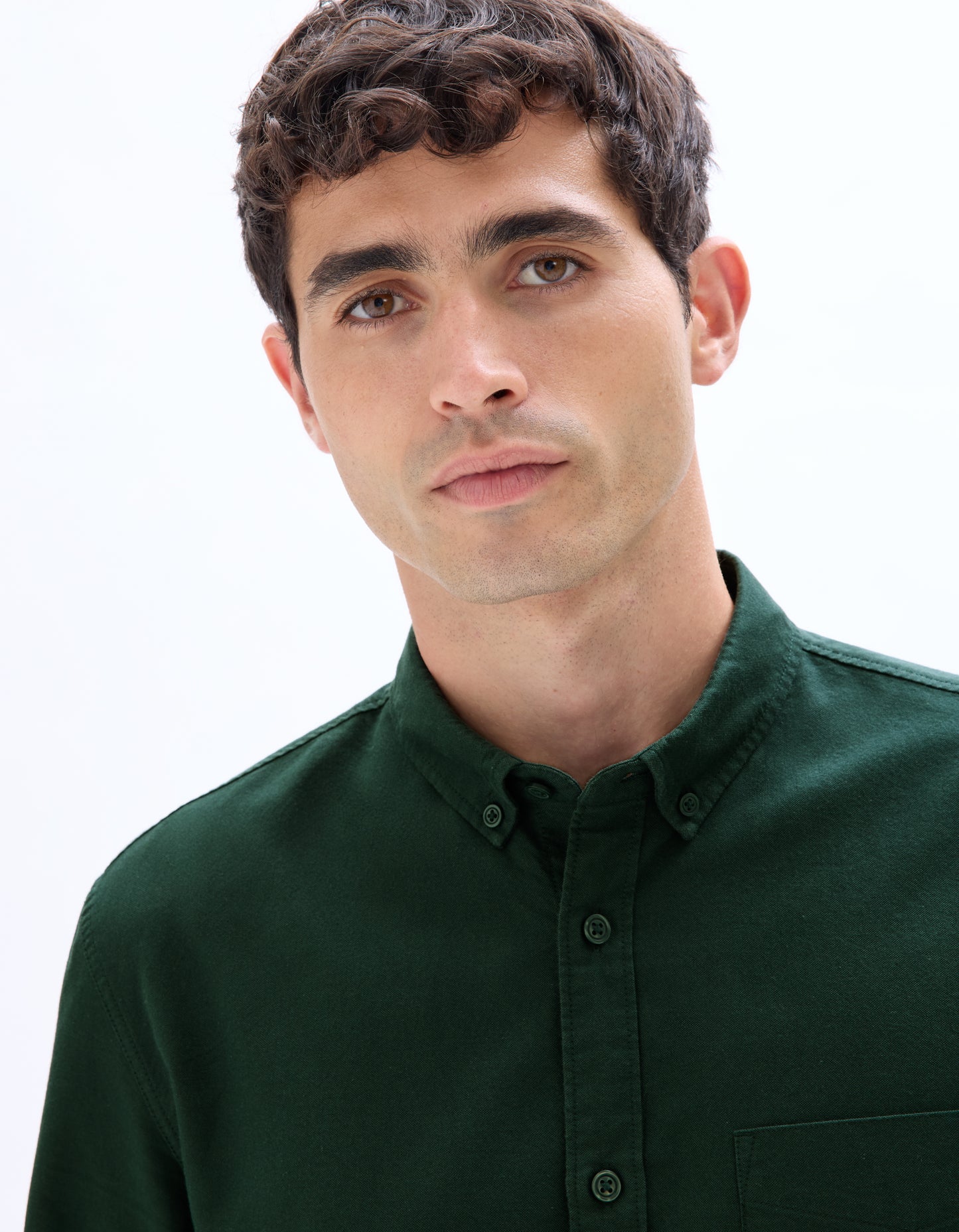 Celio* Olive Solid Regular Fit Men Cotton Shirts