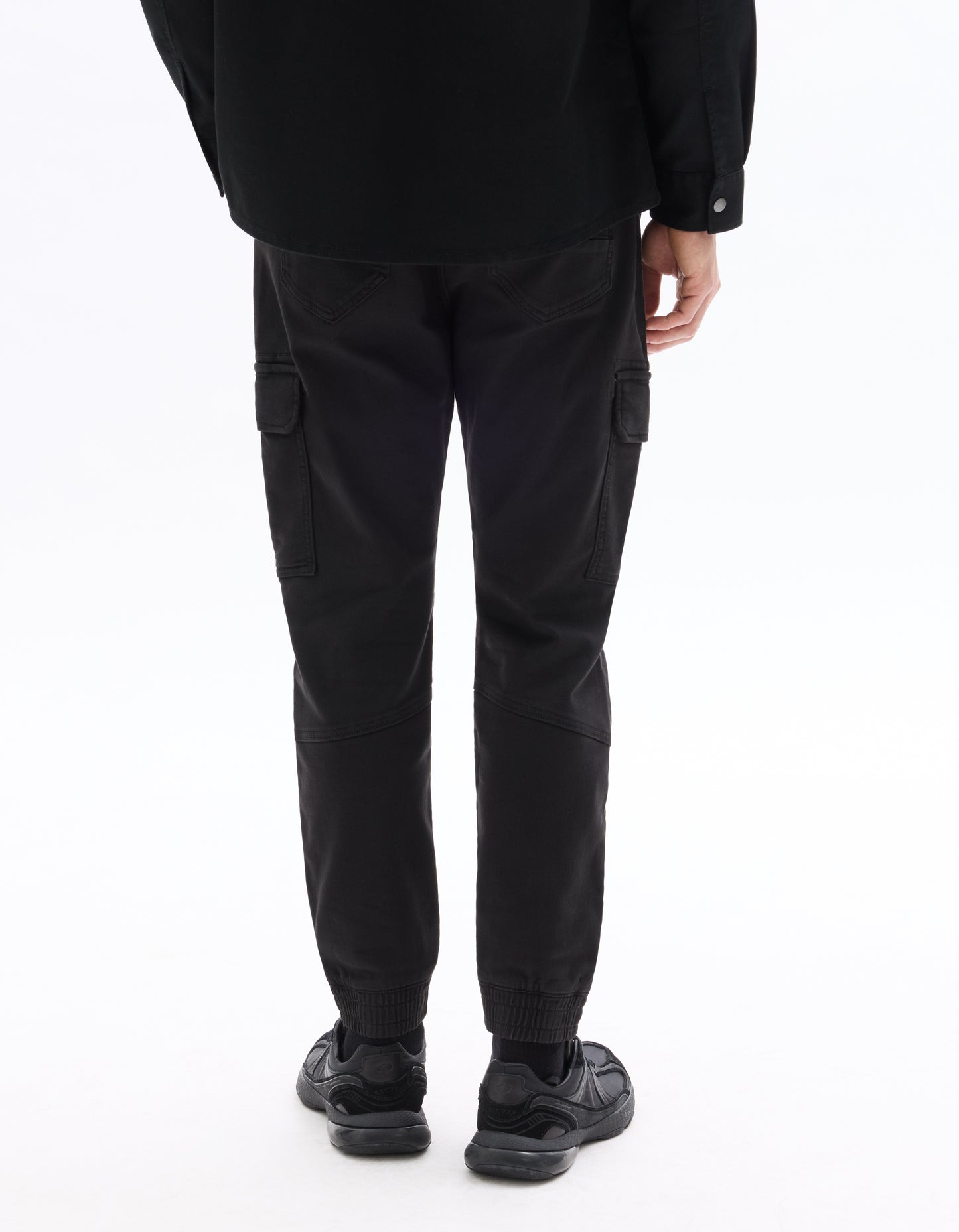 Celio* Solid Men Cotton Blend Black Regular Fit Cargo