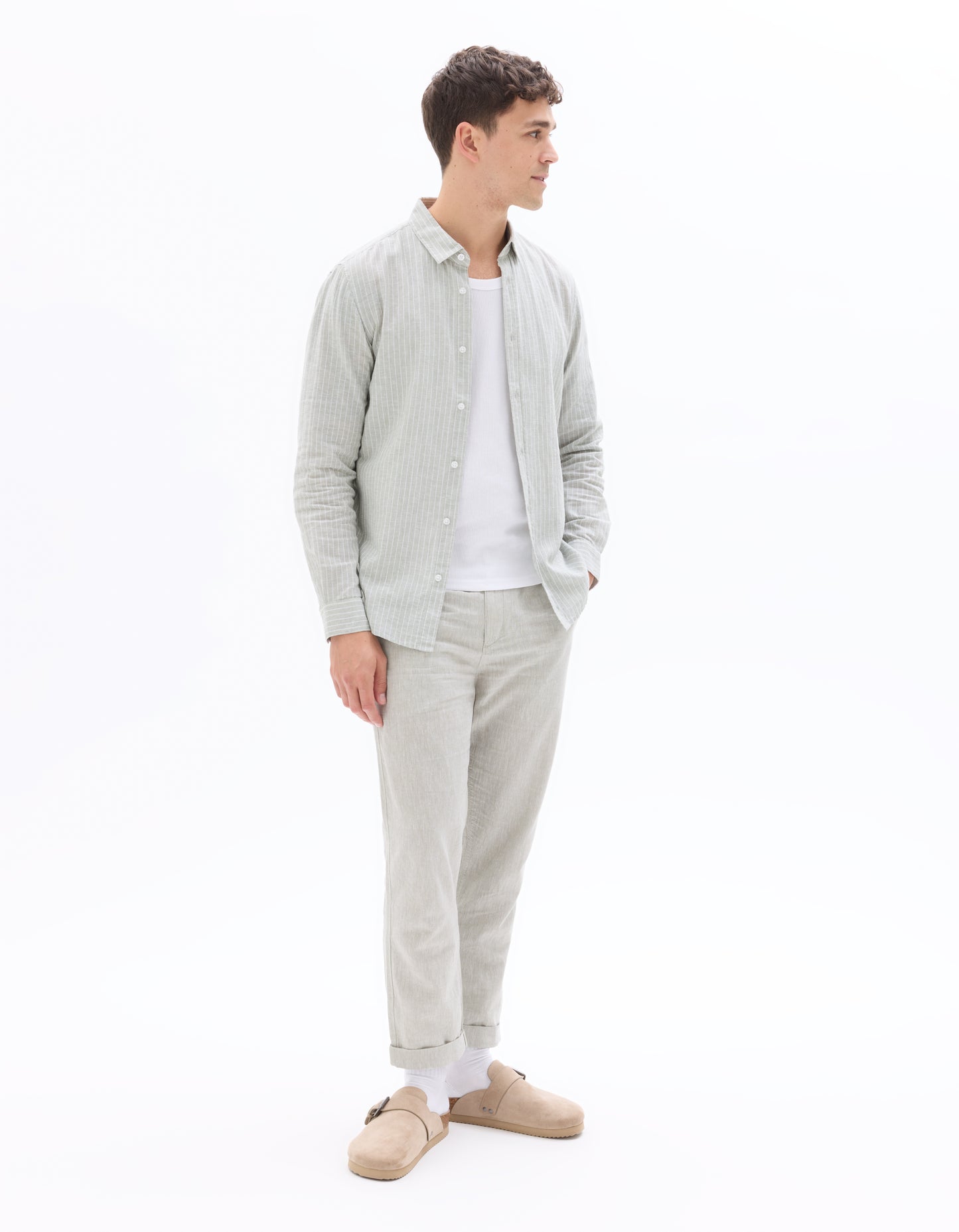 Celio Solid Straight Fit Cotton-Linen-Blend Green Trousers