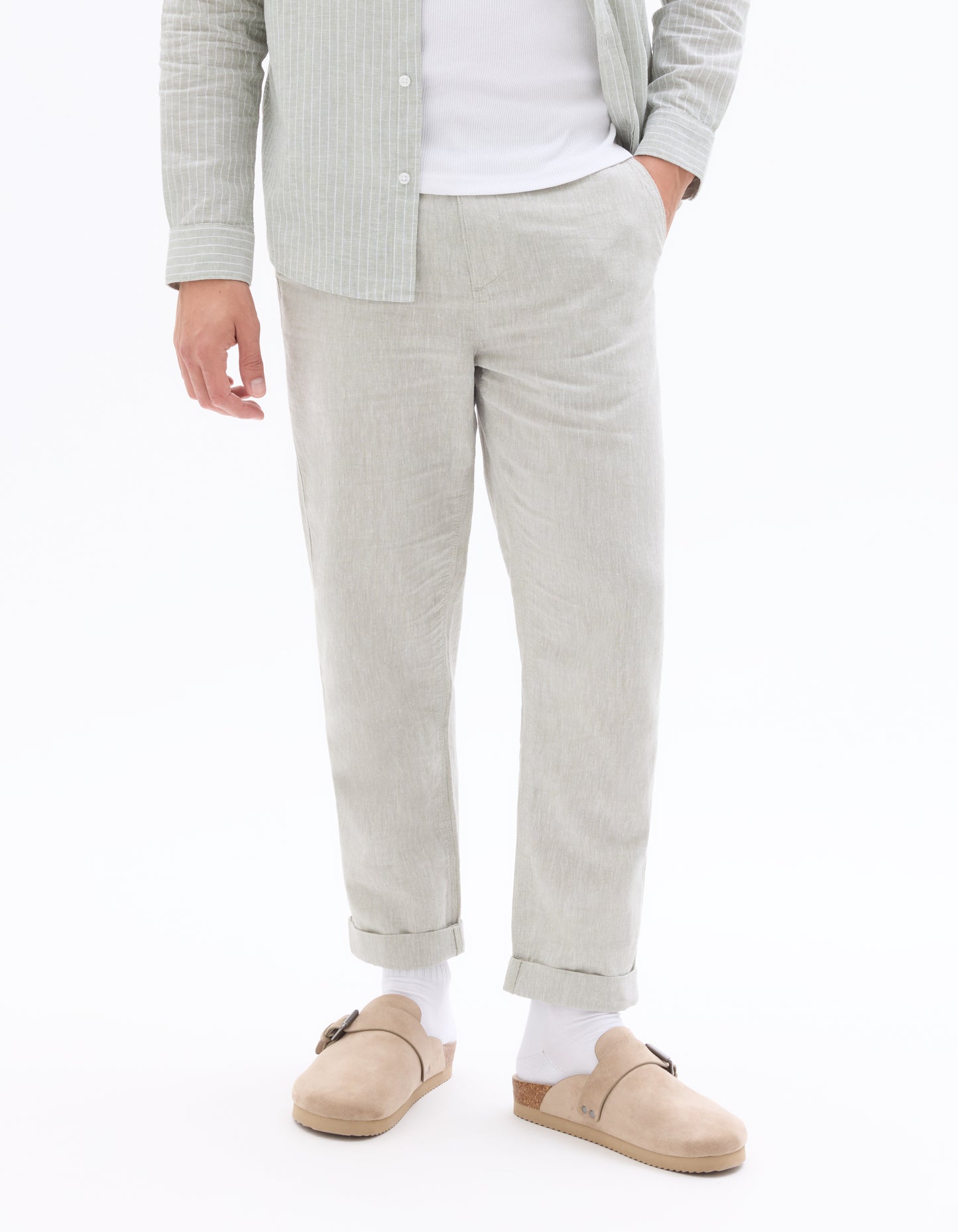 Celio Solid Straight Fit Cotton-Linen-Blend Green Trousers