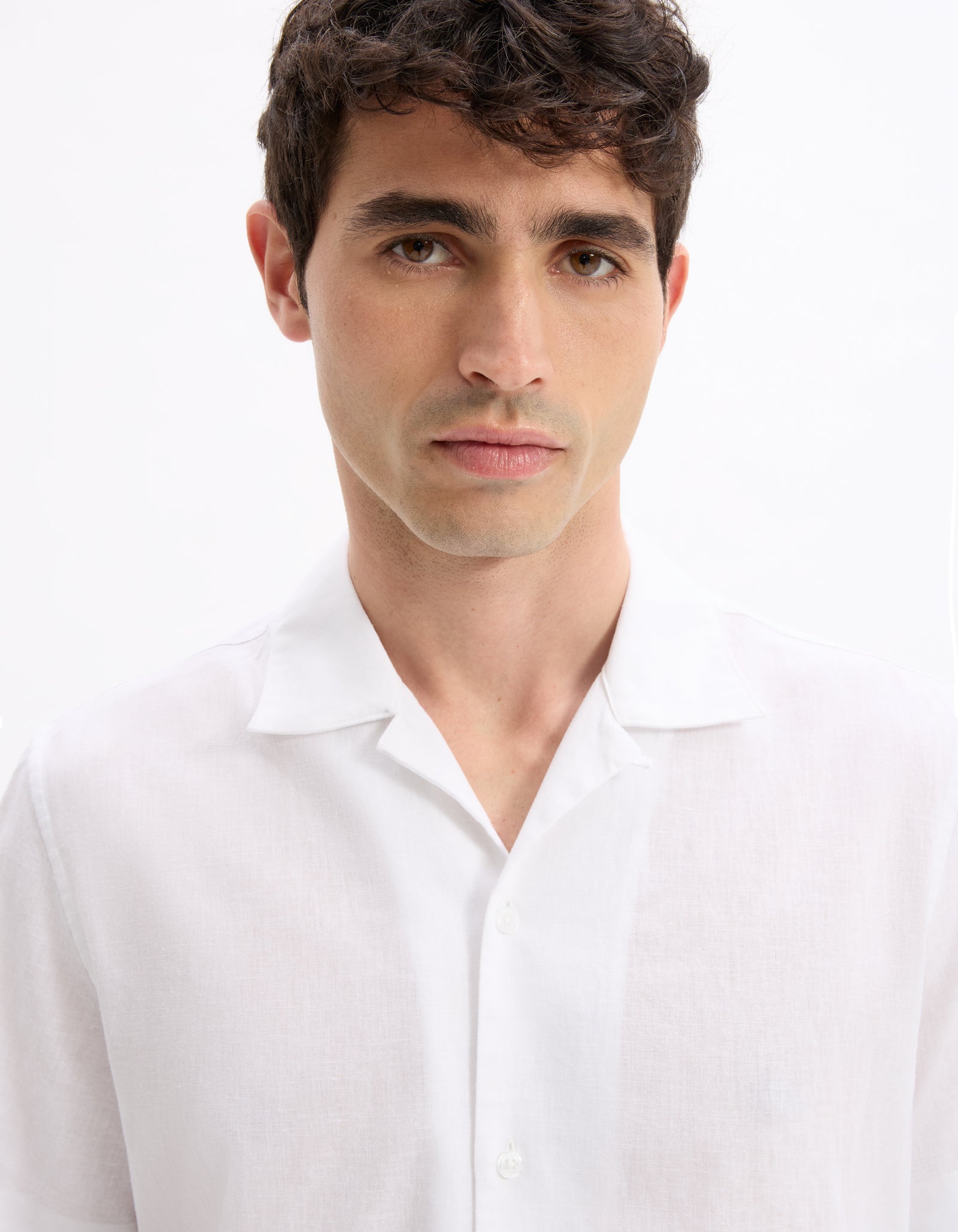 Celio* Solid Regular Fit Linen-Blend White Shirts