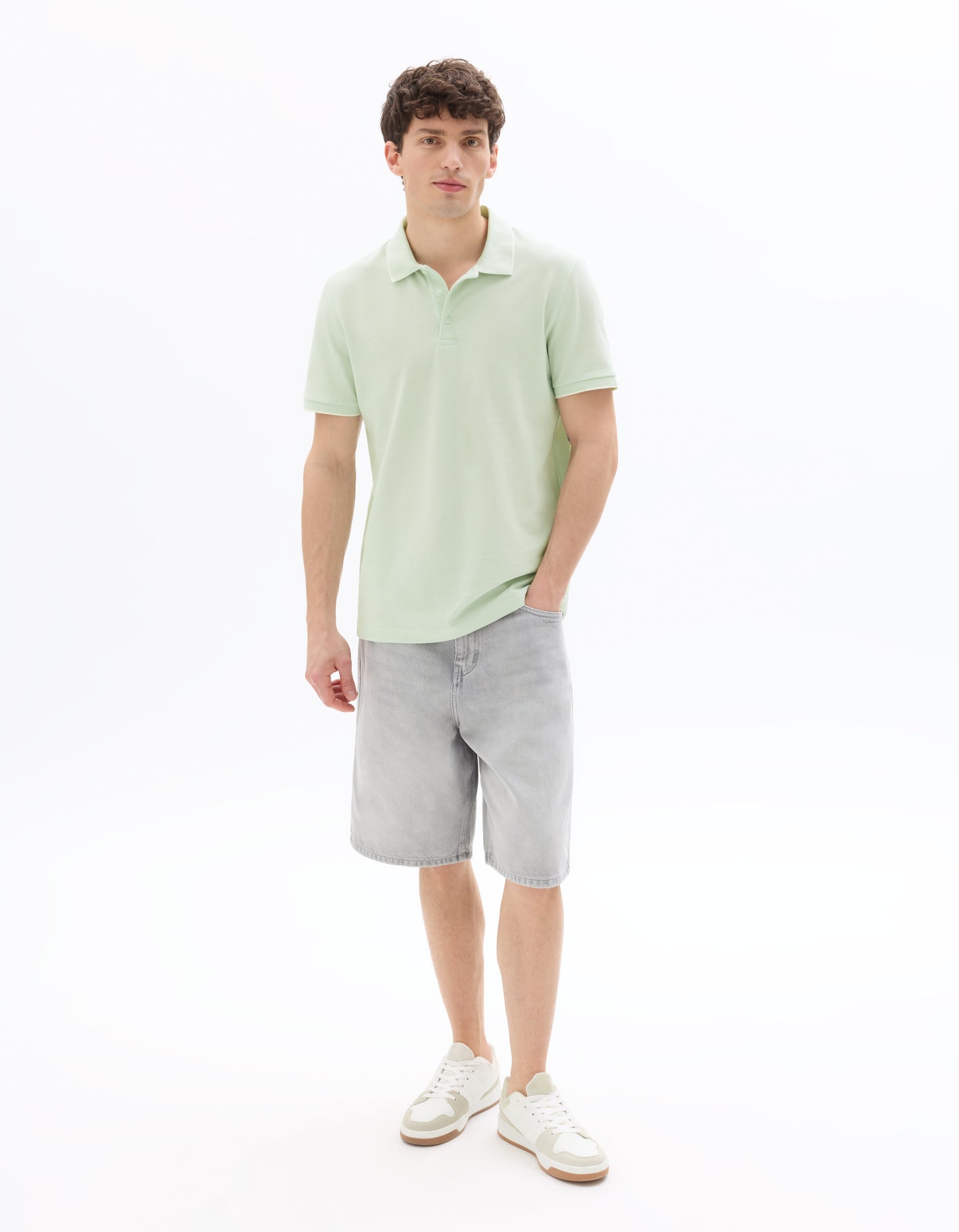 Celio Solid Regular Fit Cotton Green Tshirts