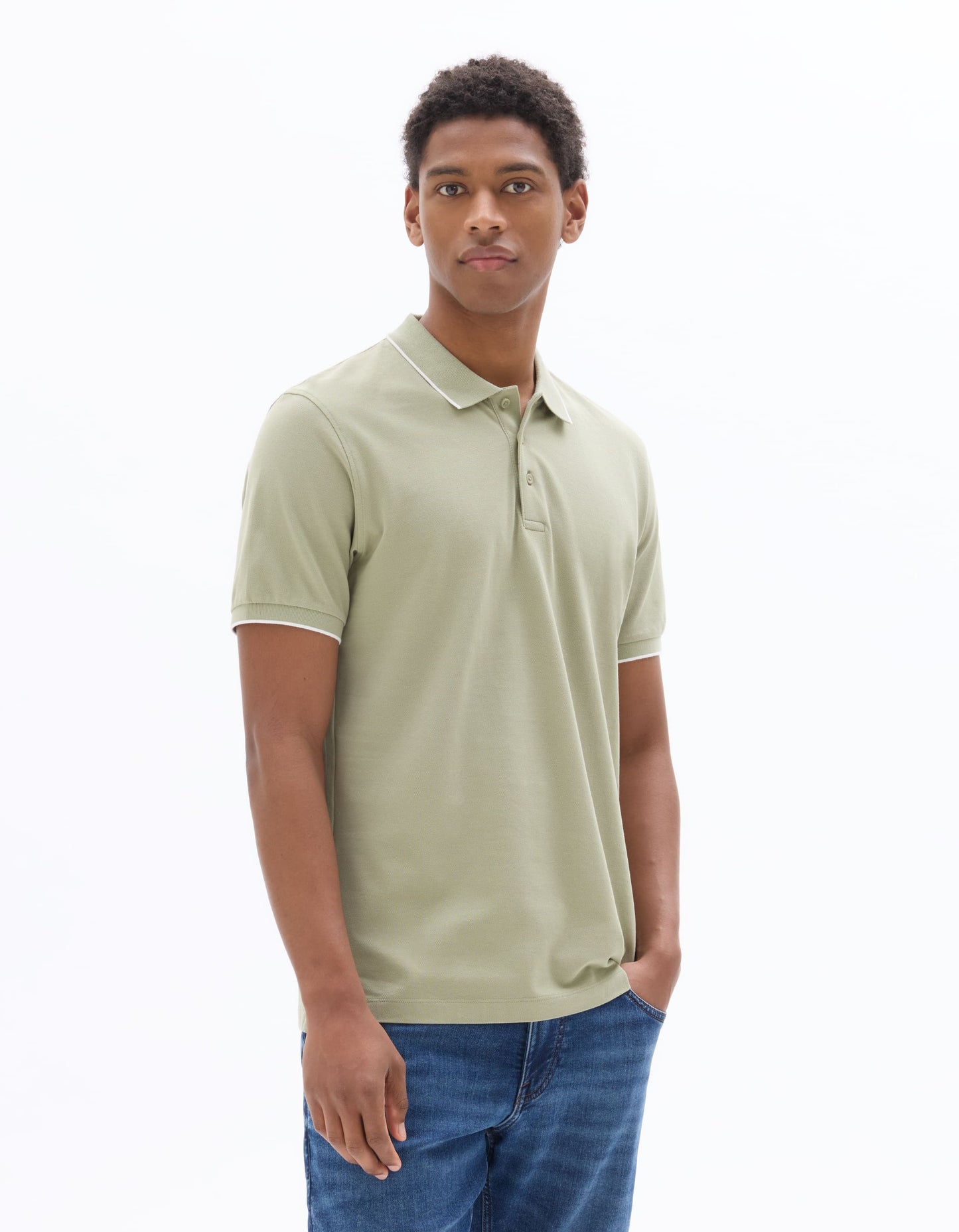 Celio Solid Regular Fit Cotton Green Tshirts