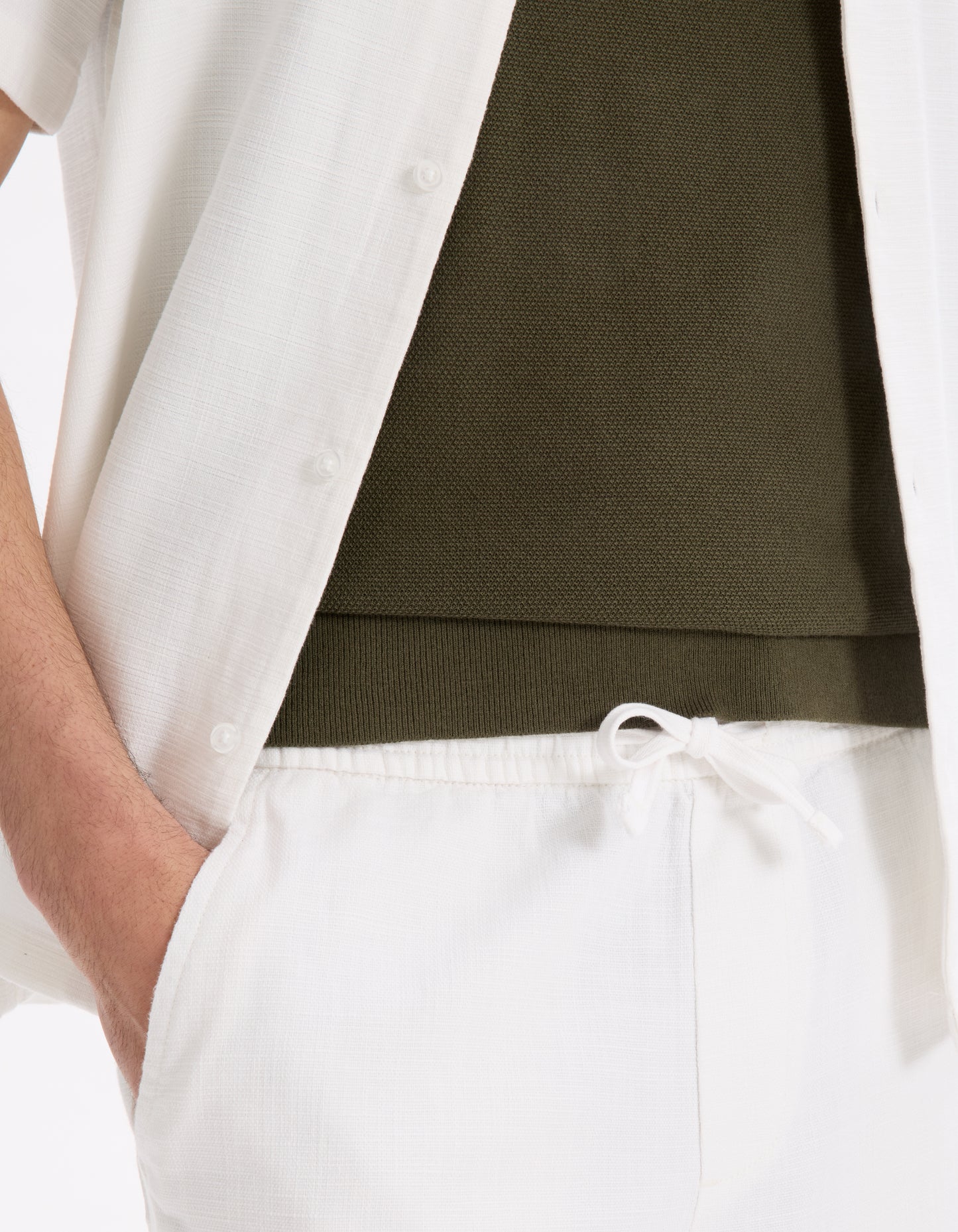 Celio* Men Solid Cotton White Regular Fit Bermuda