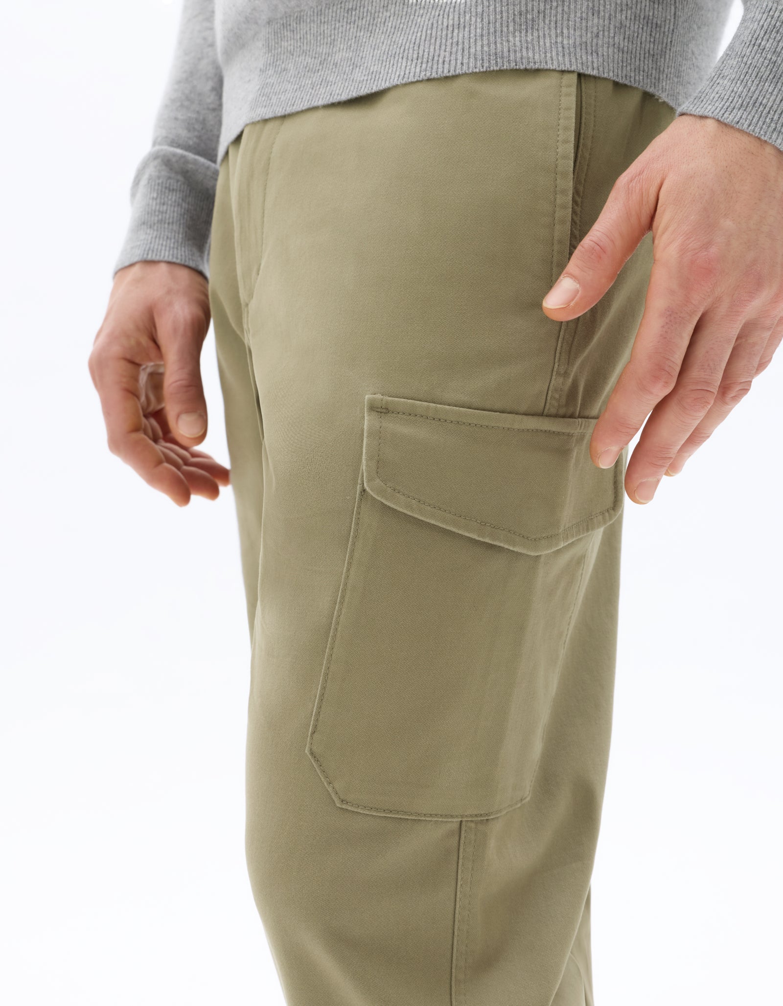 Celio* Olive Straight Fit Solid Cotton Men Trousers