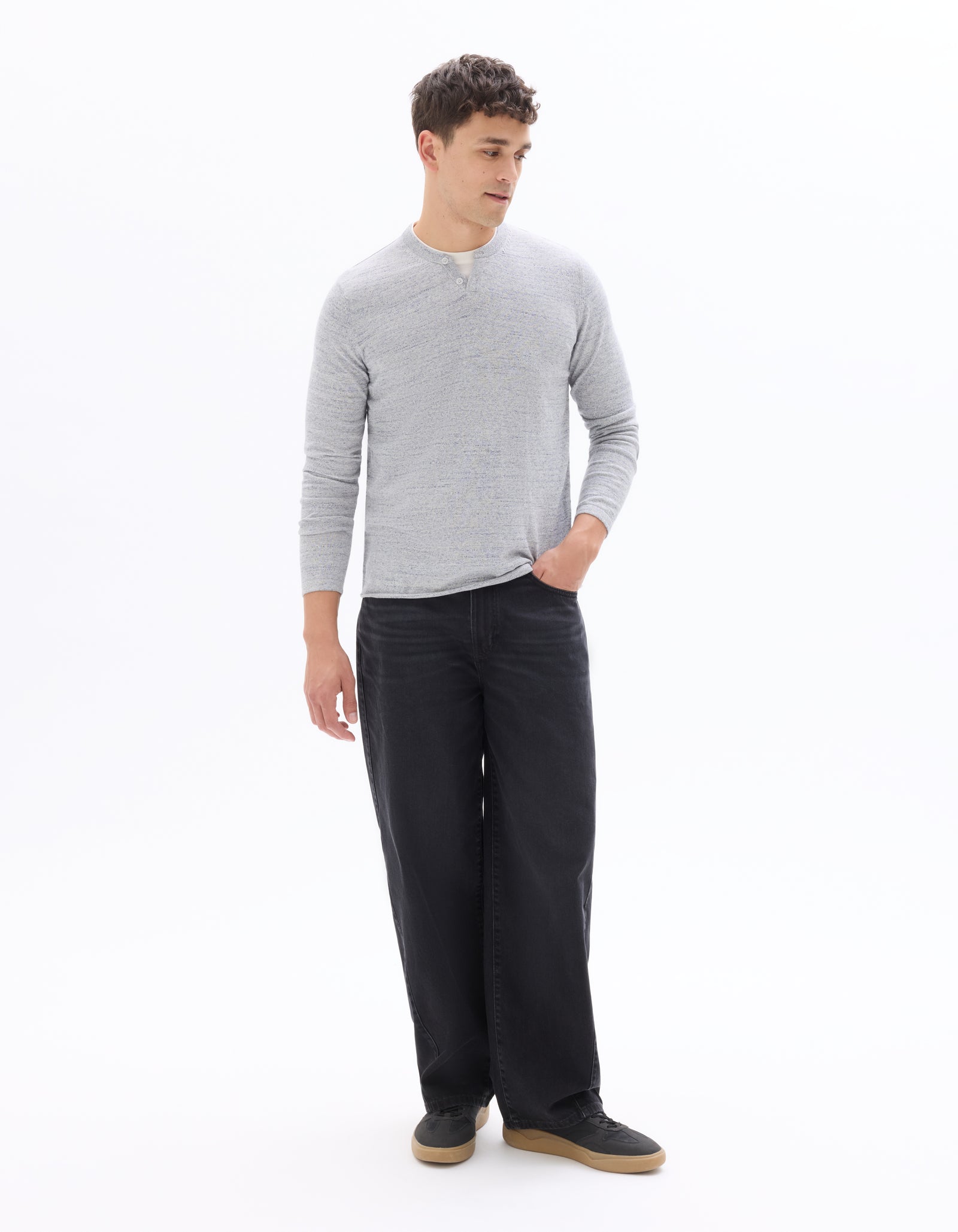 Regular Fit Poly-Cotton Solid Round neck Sweaters