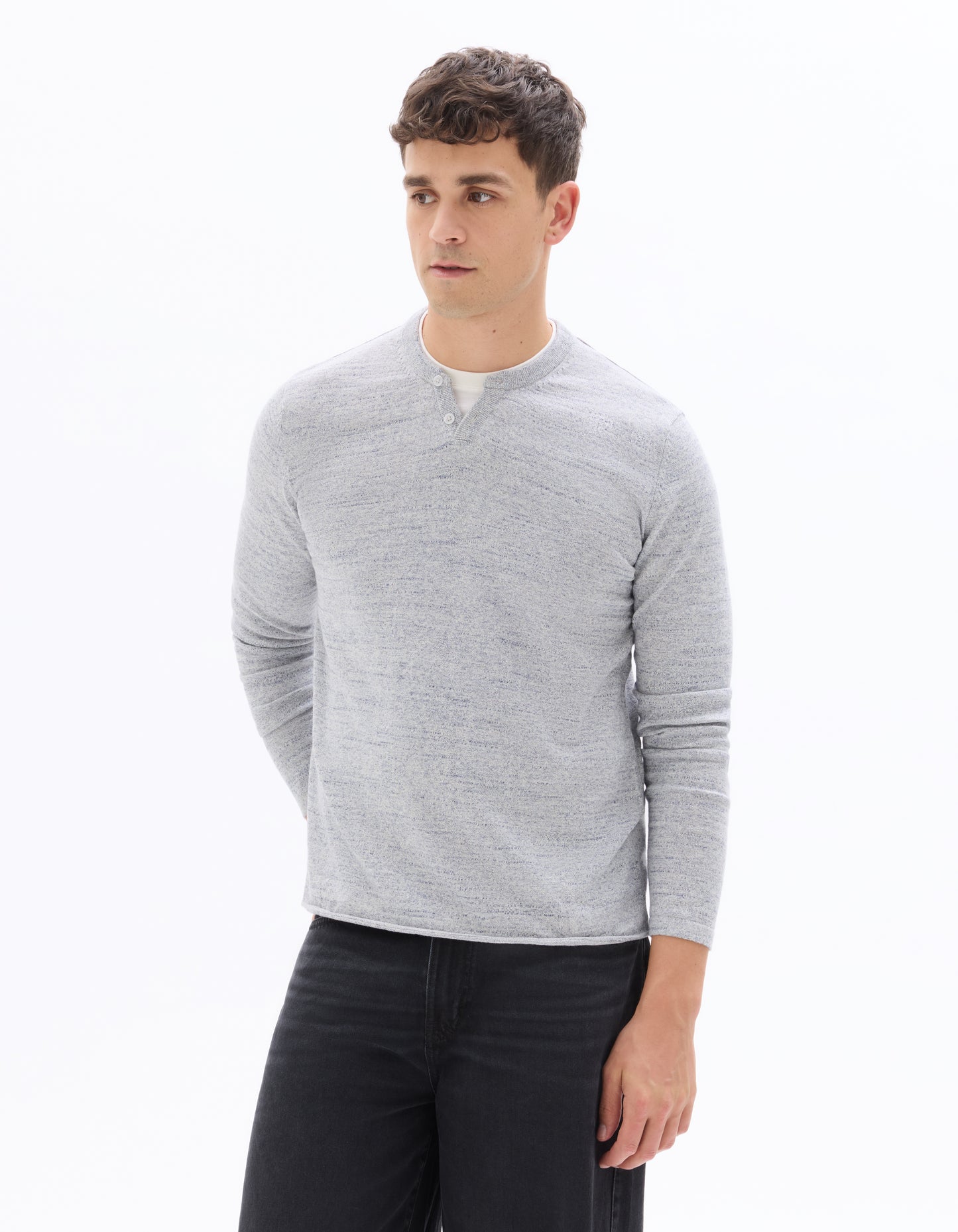 Regular Fit Poly-Cotton Solid Round neck Sweaters