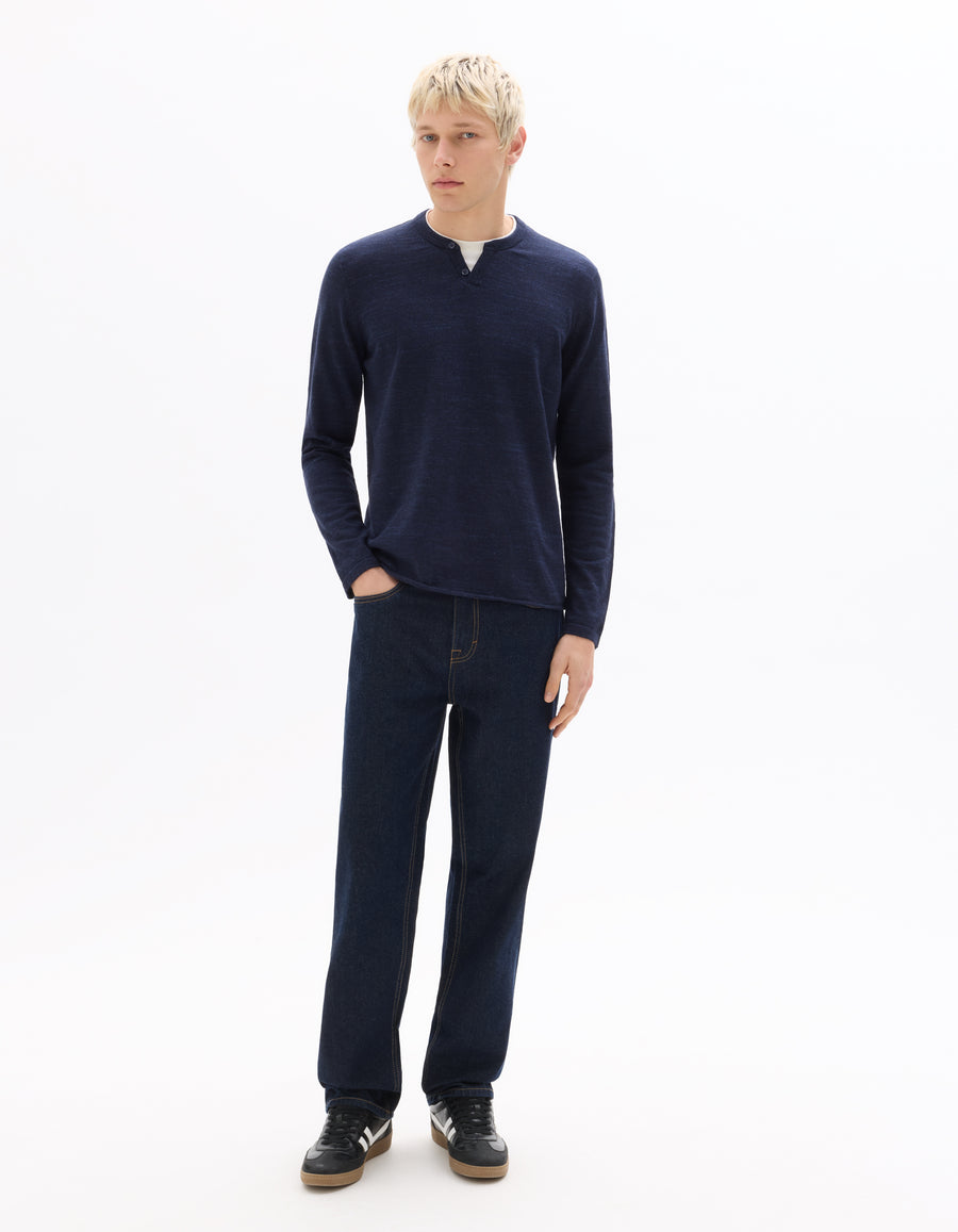 Regular Fit Poly-Cotton Solid Round neck Sweaters